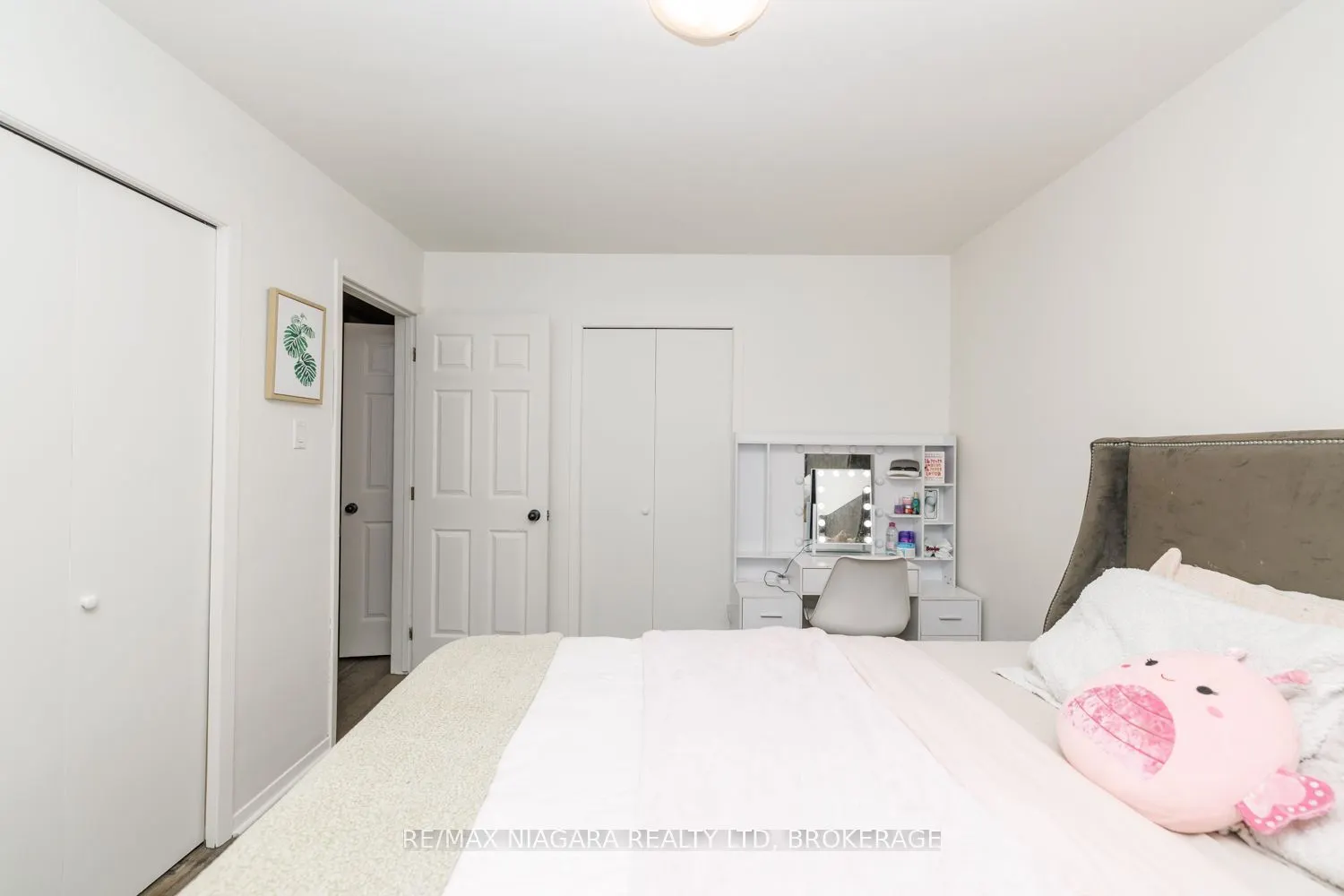 3360 Baker Crescent