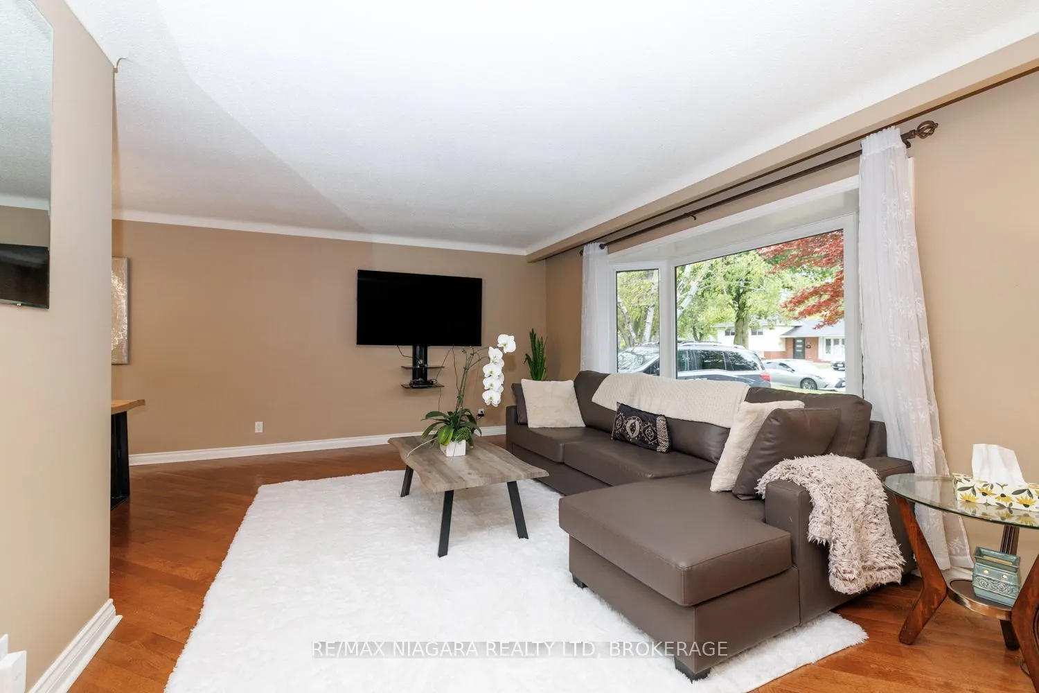 3360 Baker Crescent