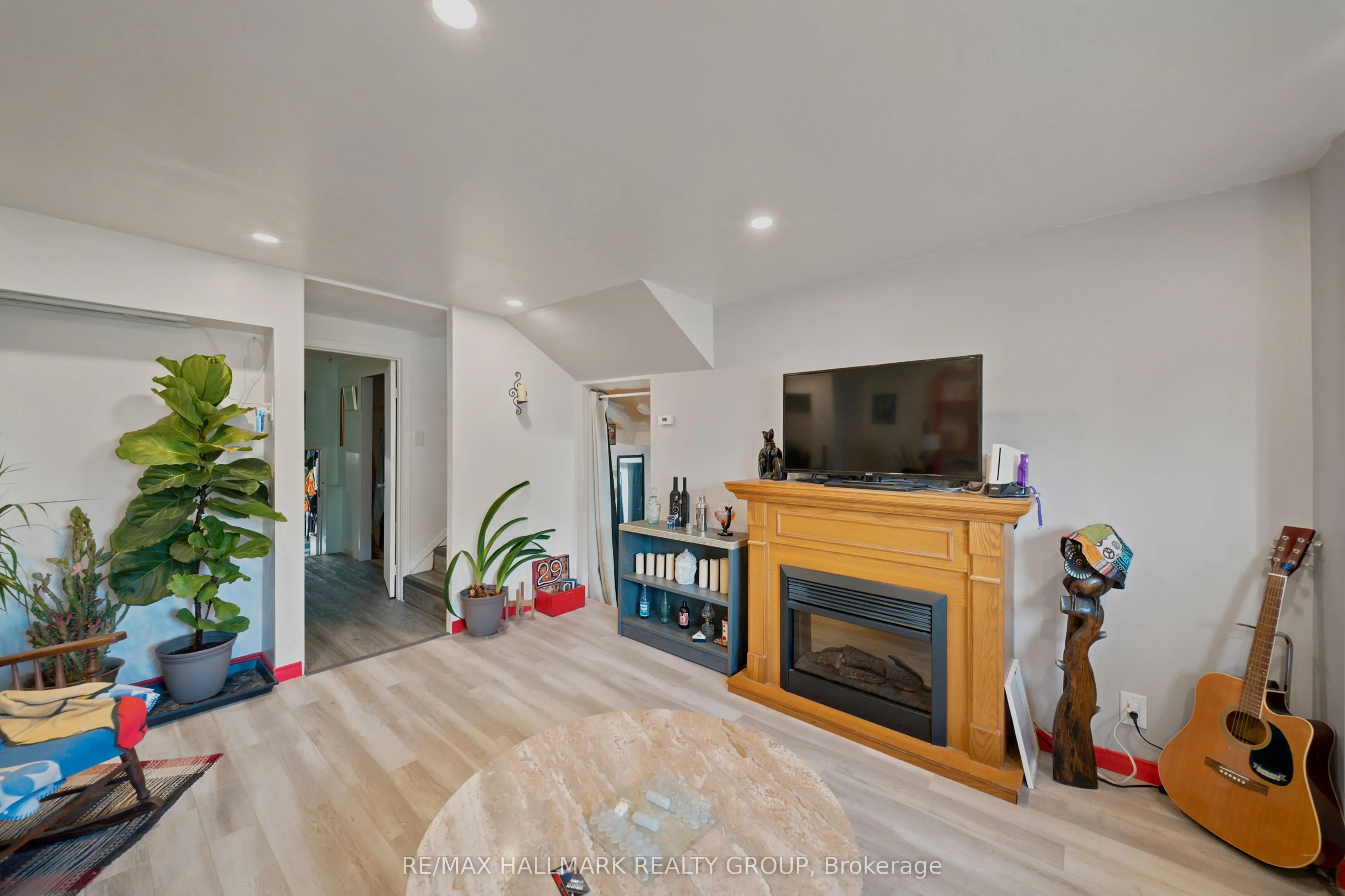 312 DUFFERIN Street