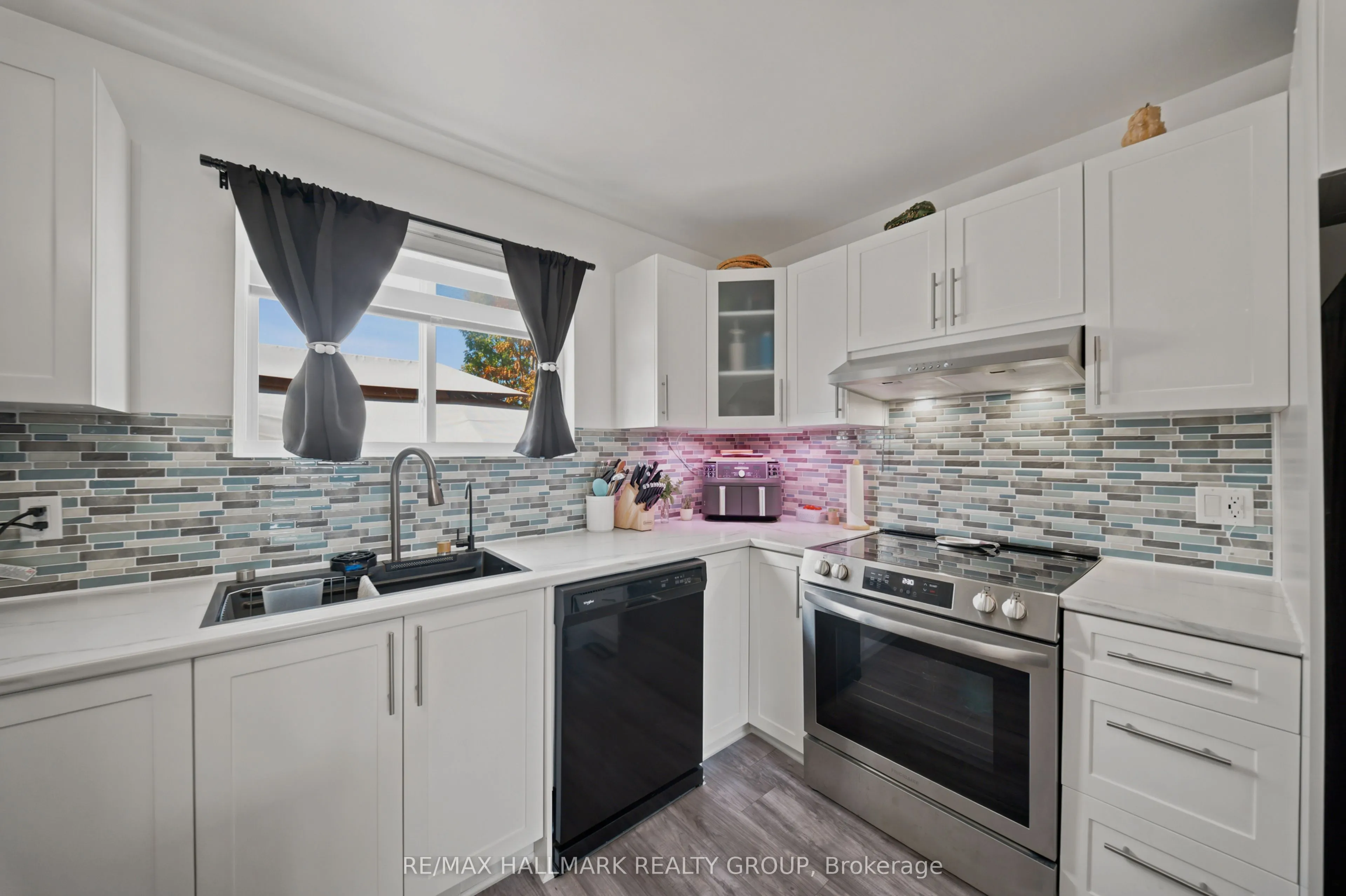 312 DUFFERIN Street