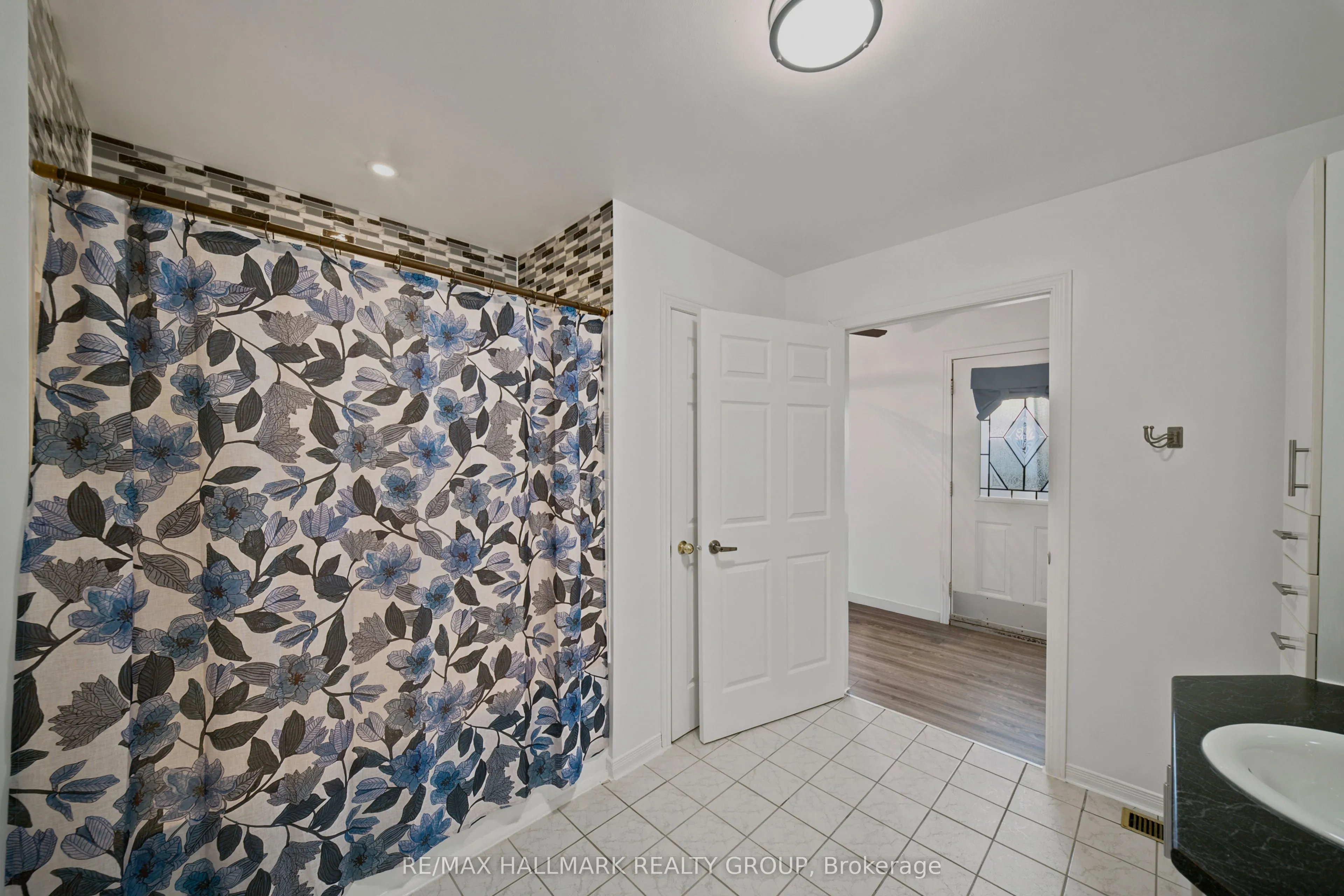 312 DUFFERIN Street