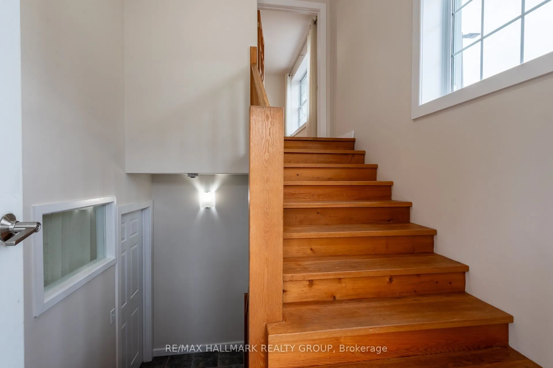 10 Elliott Street
