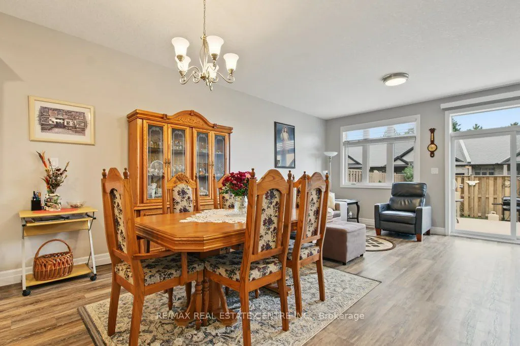 44 MAIN Street E #15