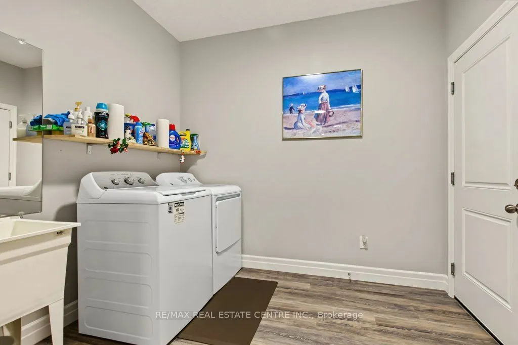 44 MAIN Street E #15