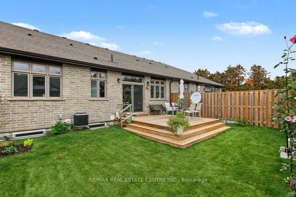 44 MAIN Street E #15