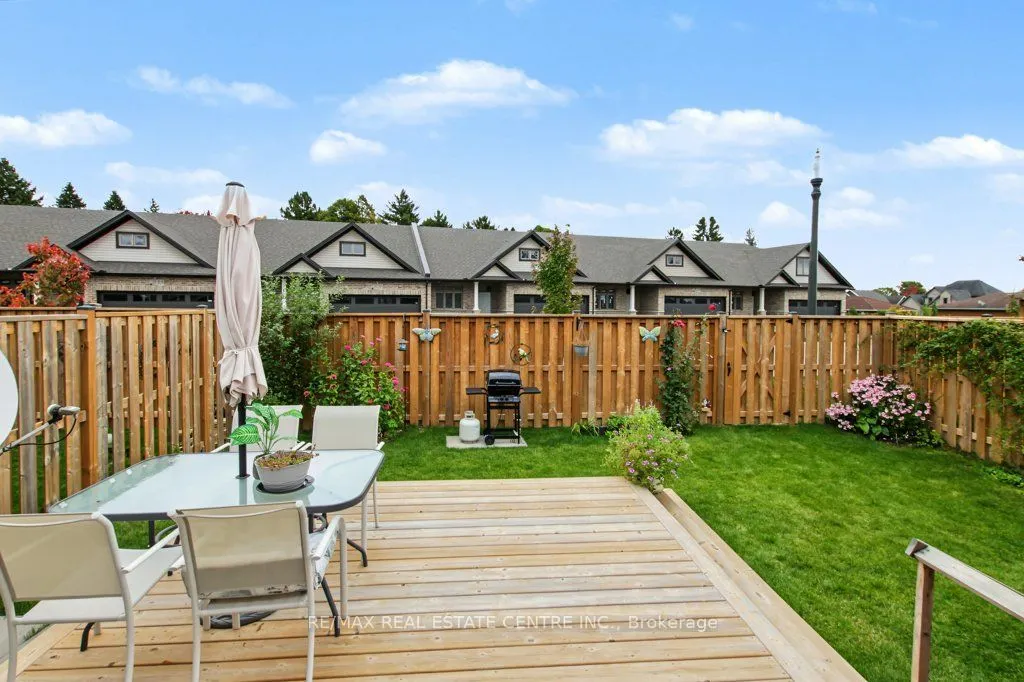 44 MAIN Street E #15