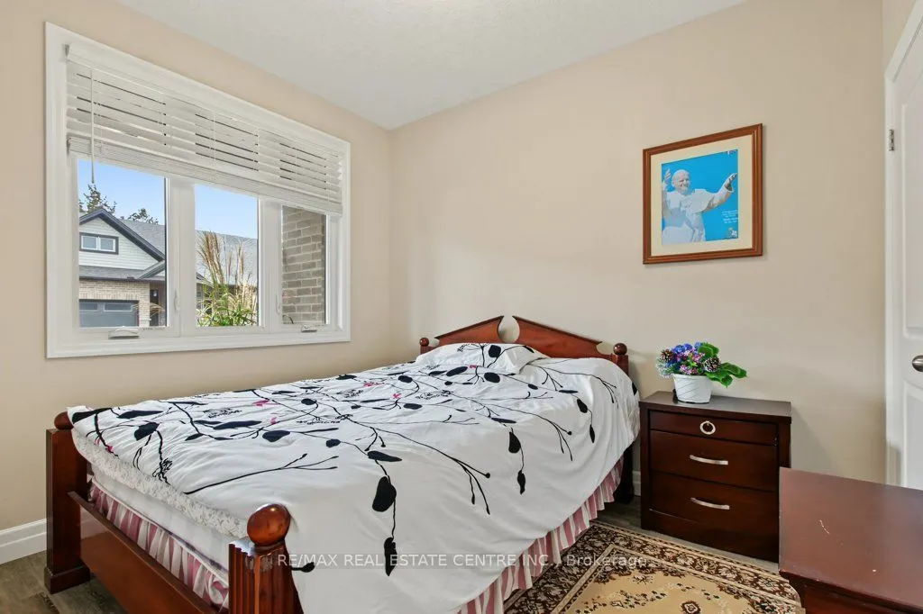 44 MAIN Street E #15