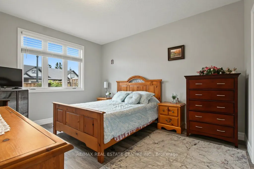 44 MAIN Street E #15