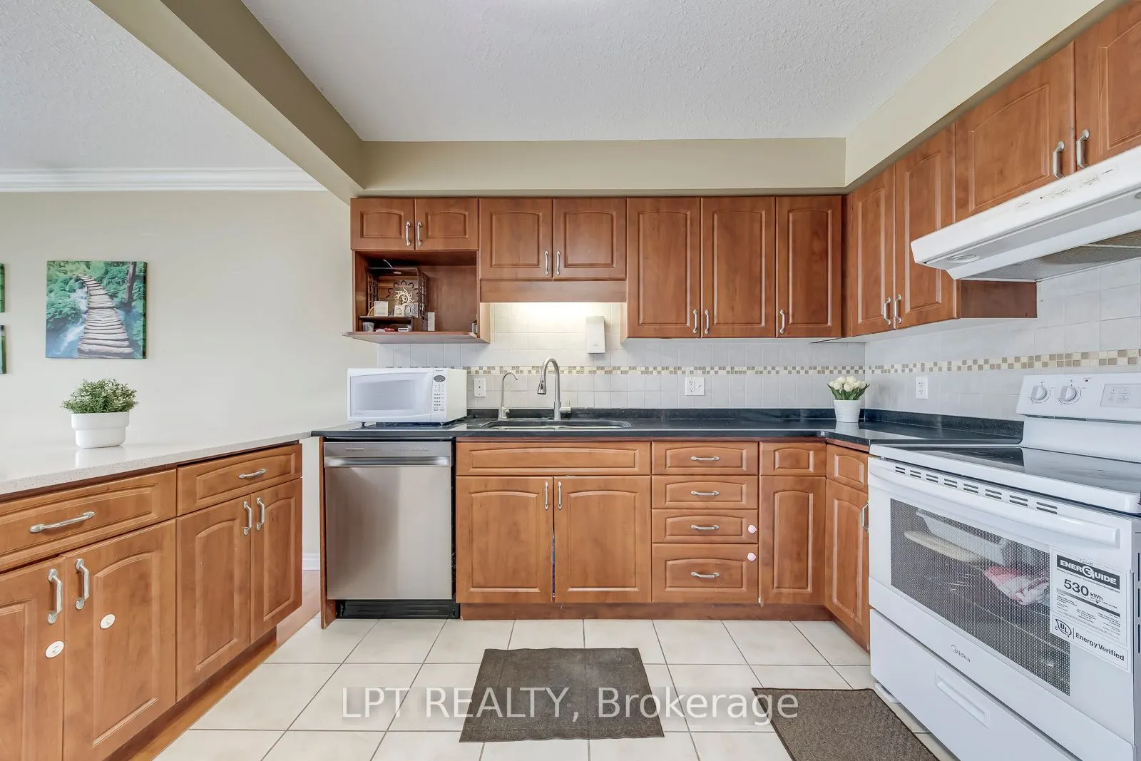 10 Fallowfield Drive #6