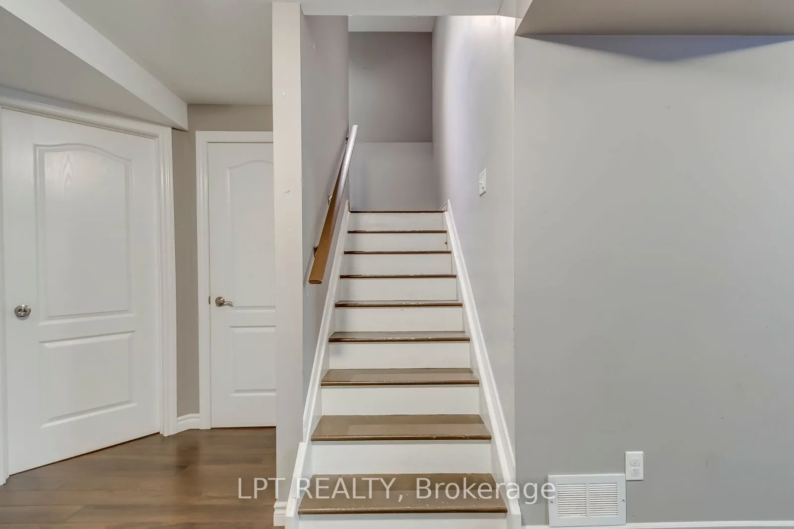 10 Fallowfield Drive #6