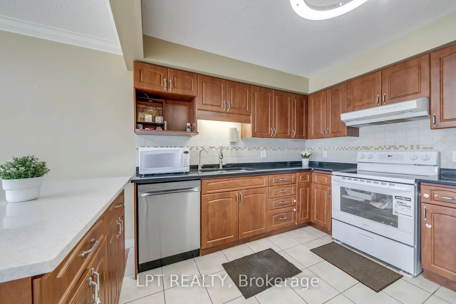 10 Fallowfield Drive #6