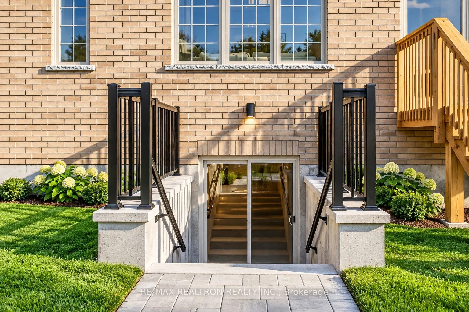 1 East Vista Terrace