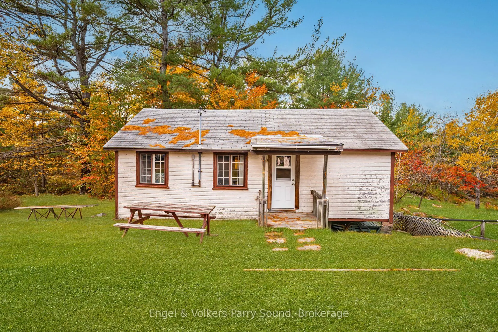 21 Naiscoot Lake Road