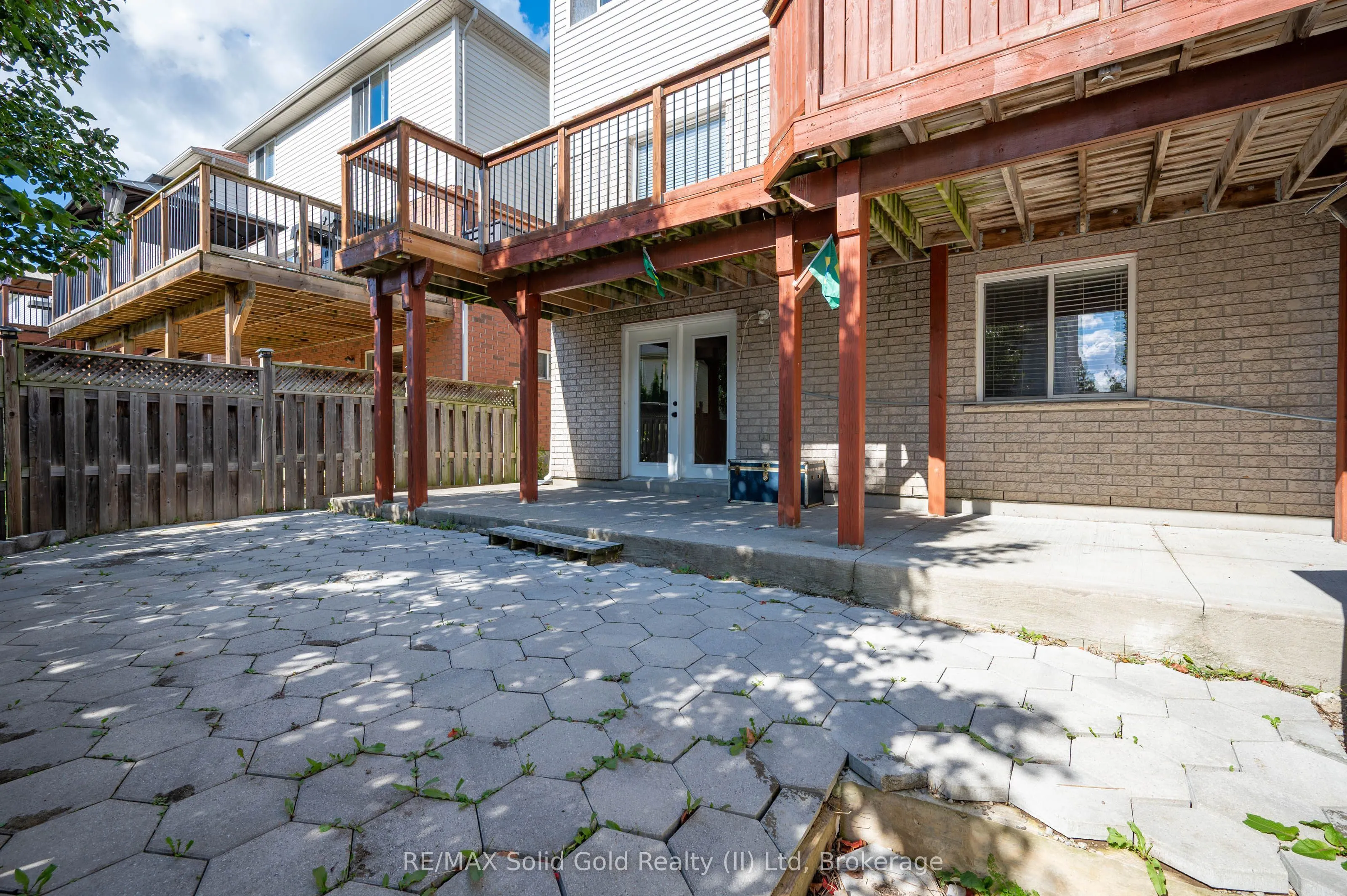 324 Beaumont Crescent