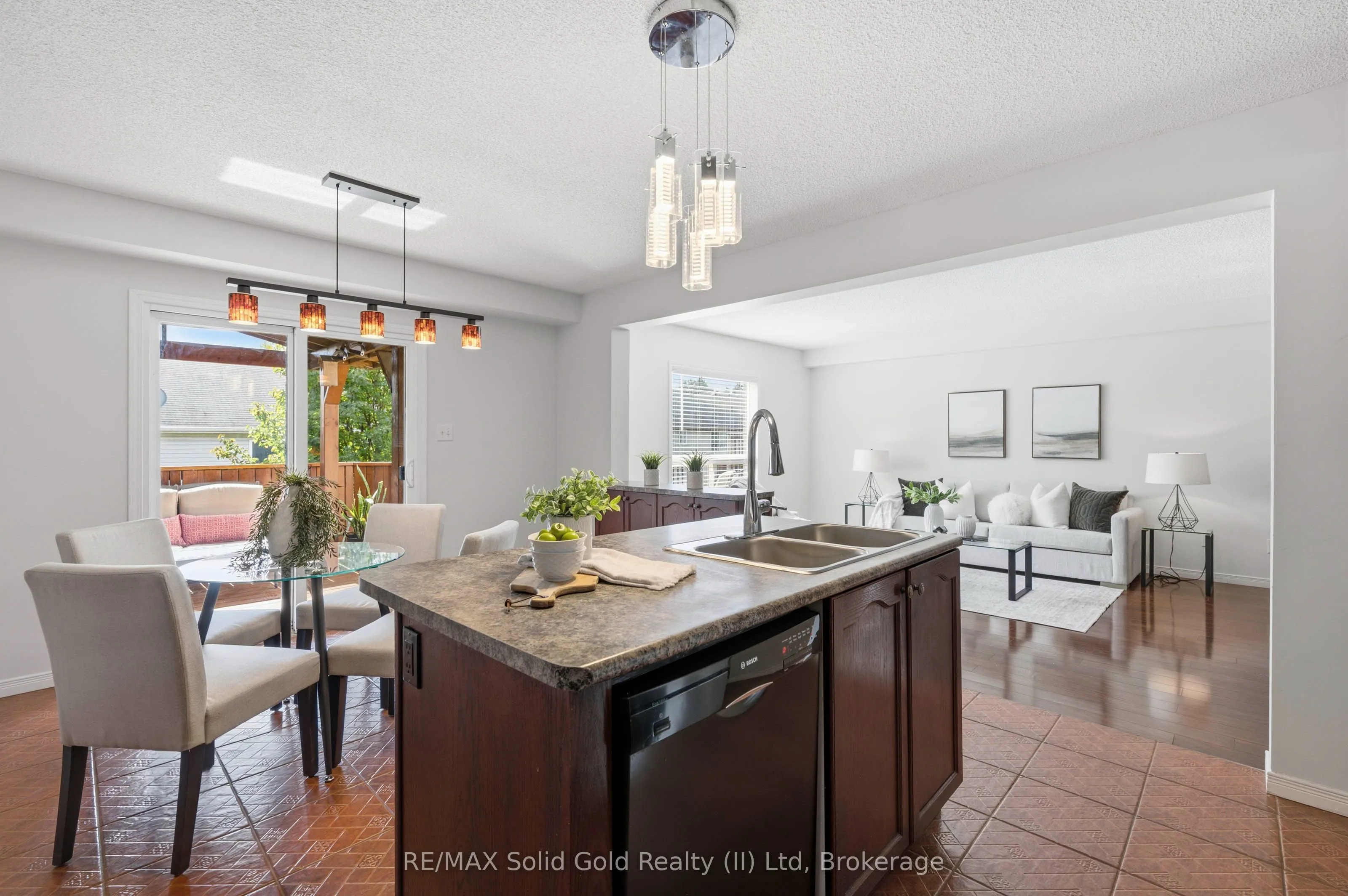 324 Beaumont Crescent