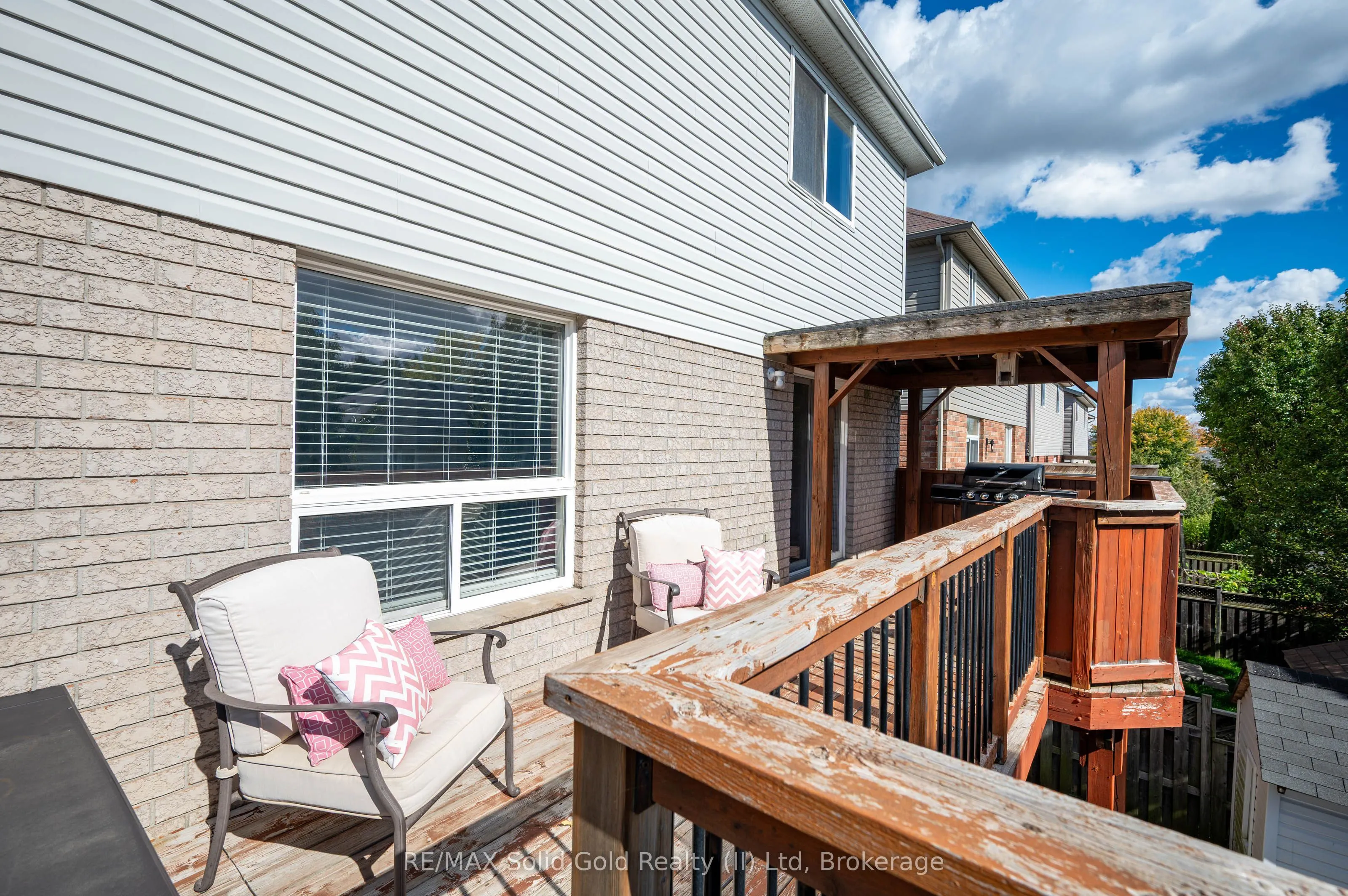 324 Beaumont Crescent