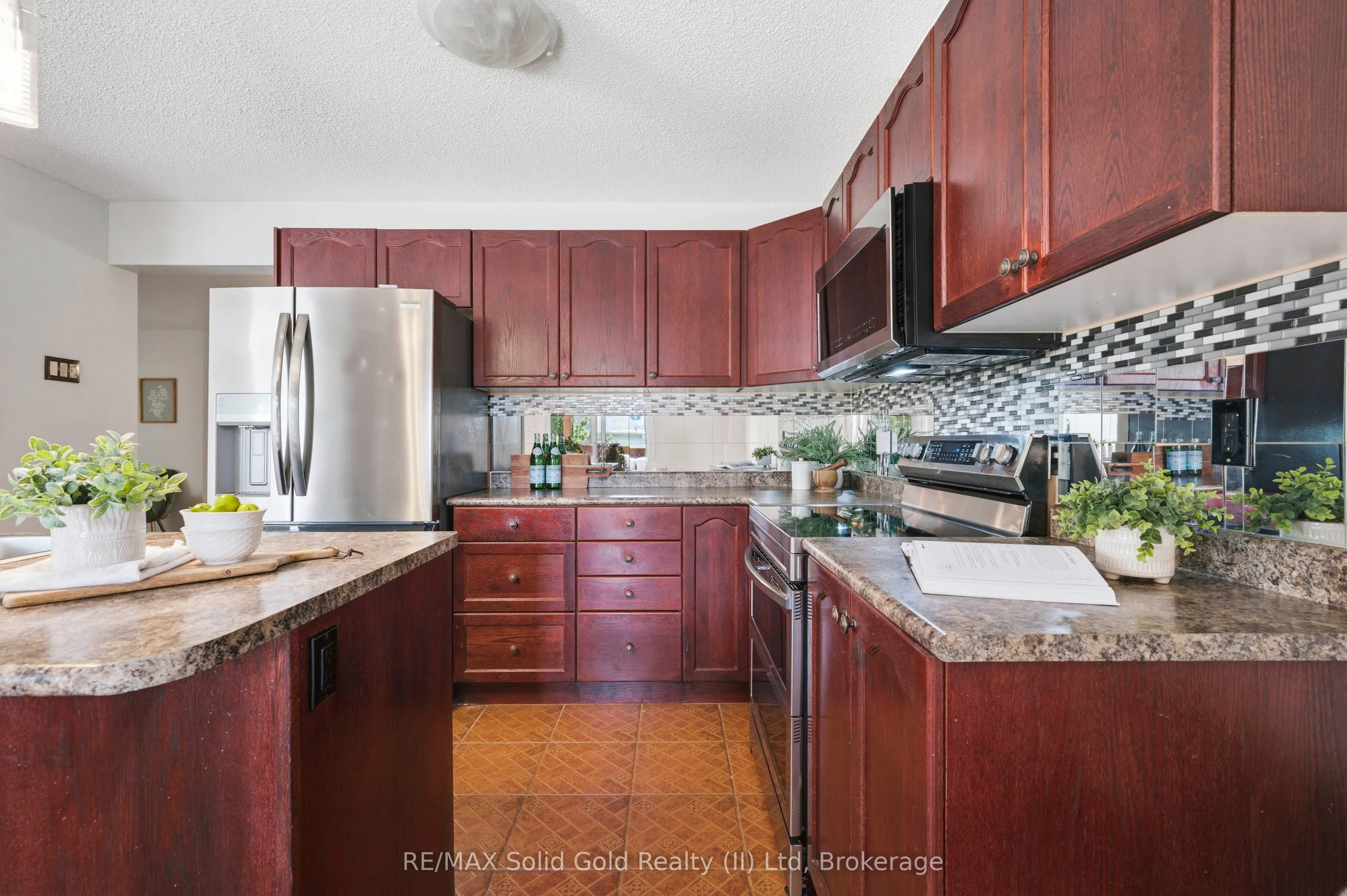 324 Beaumont Crescent
