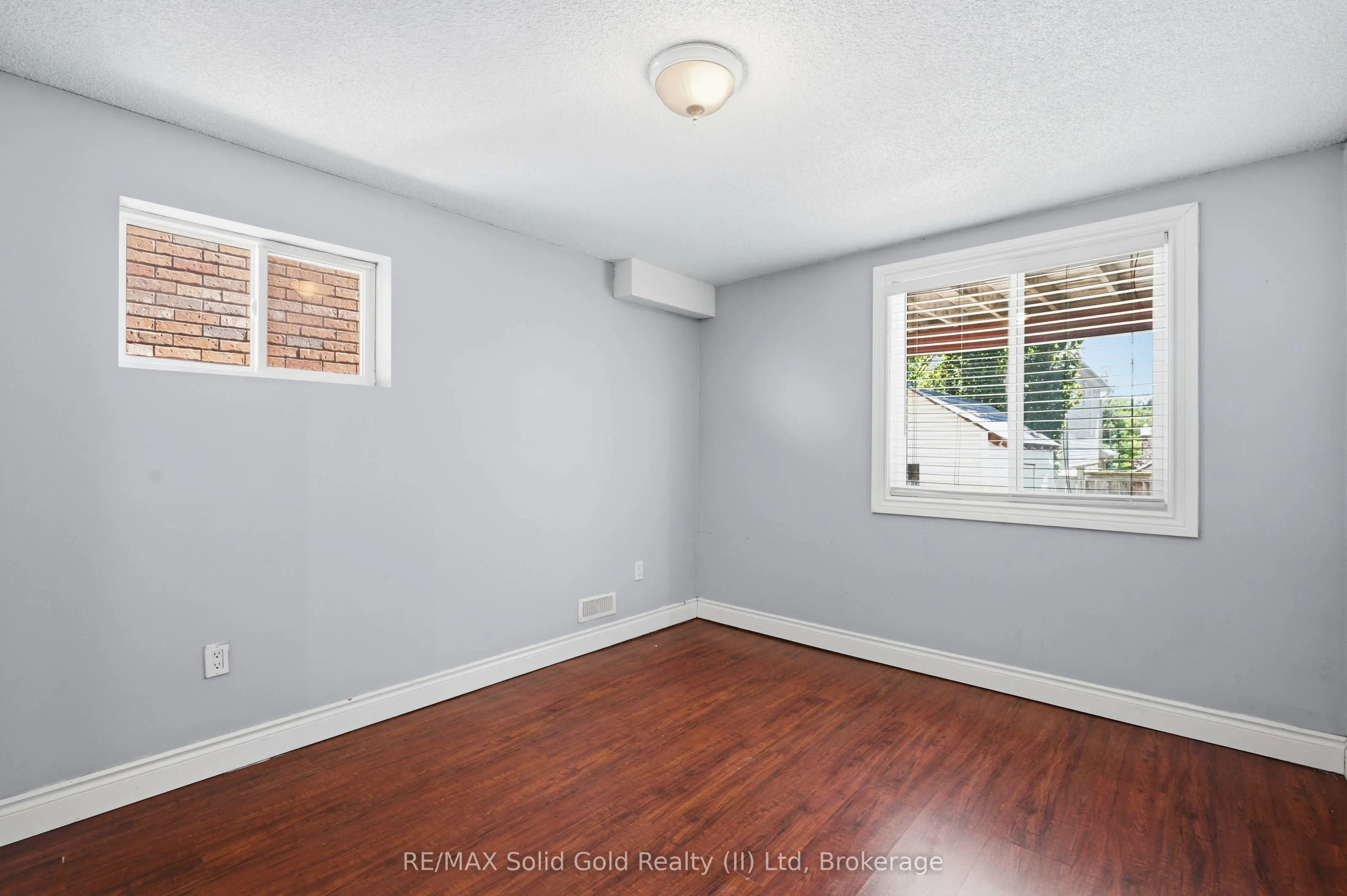 324 Beaumont Crescent