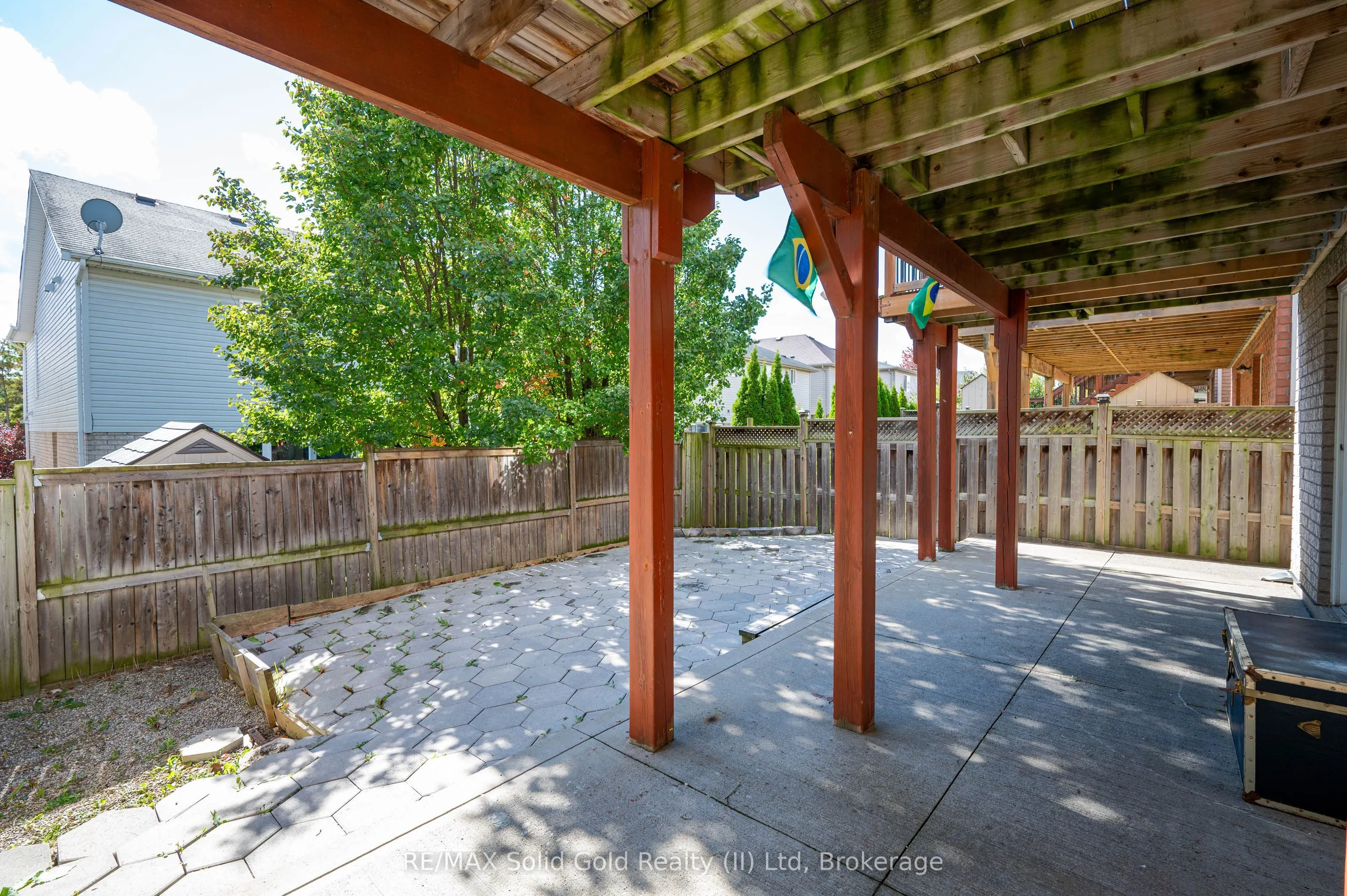 324 Beaumont Crescent