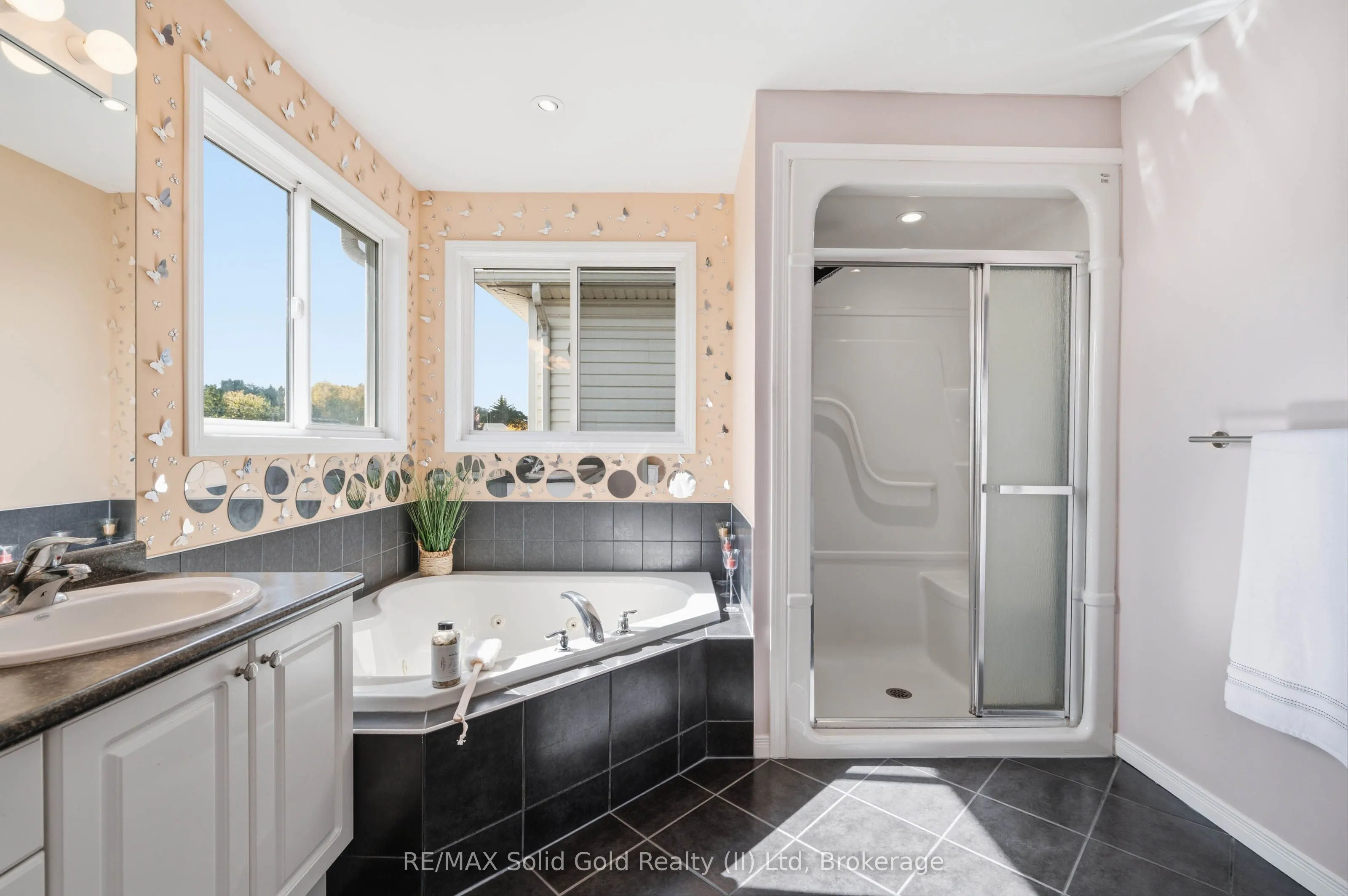 324 Beaumont Crescent