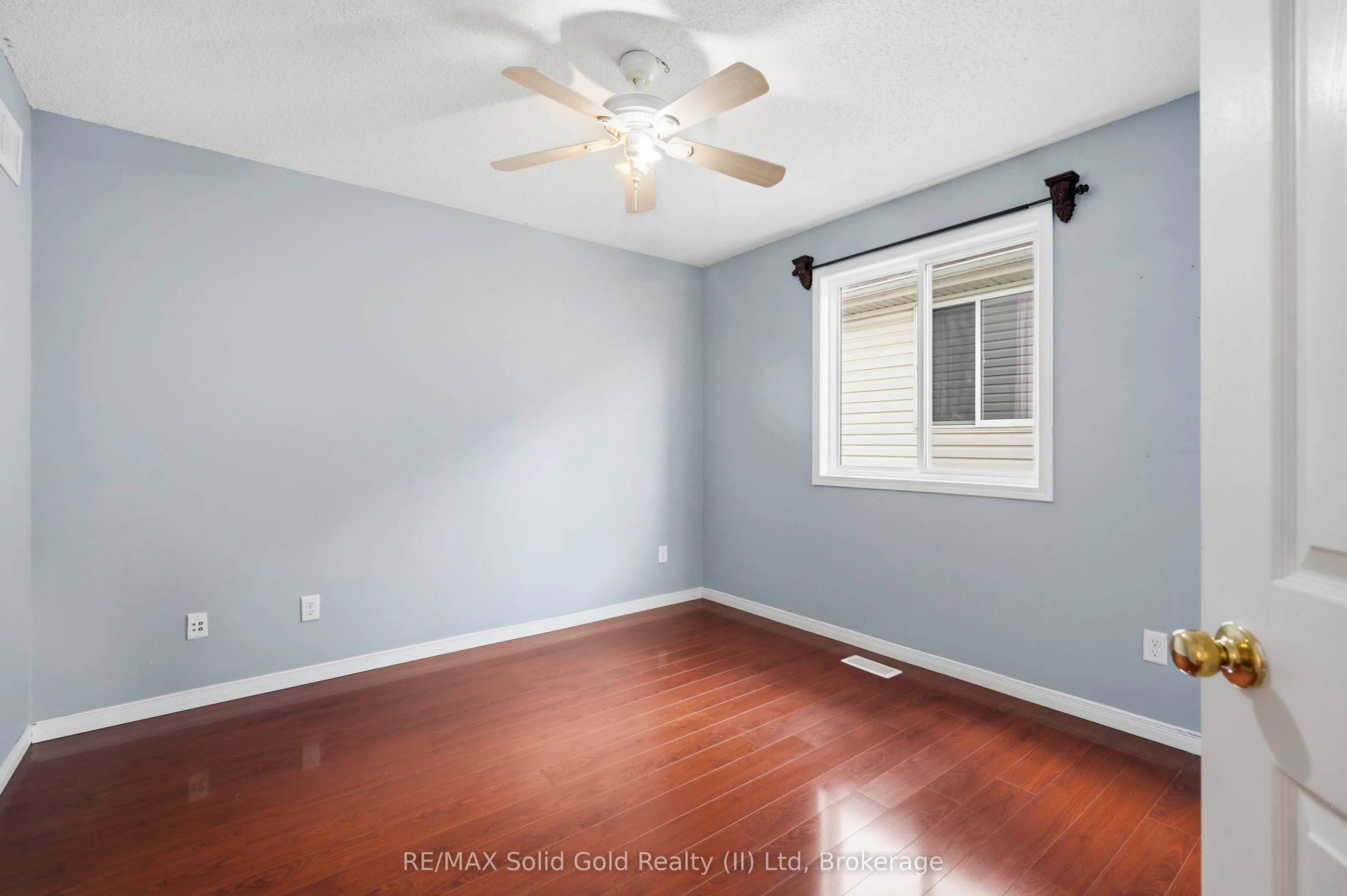 324 Beaumont Crescent