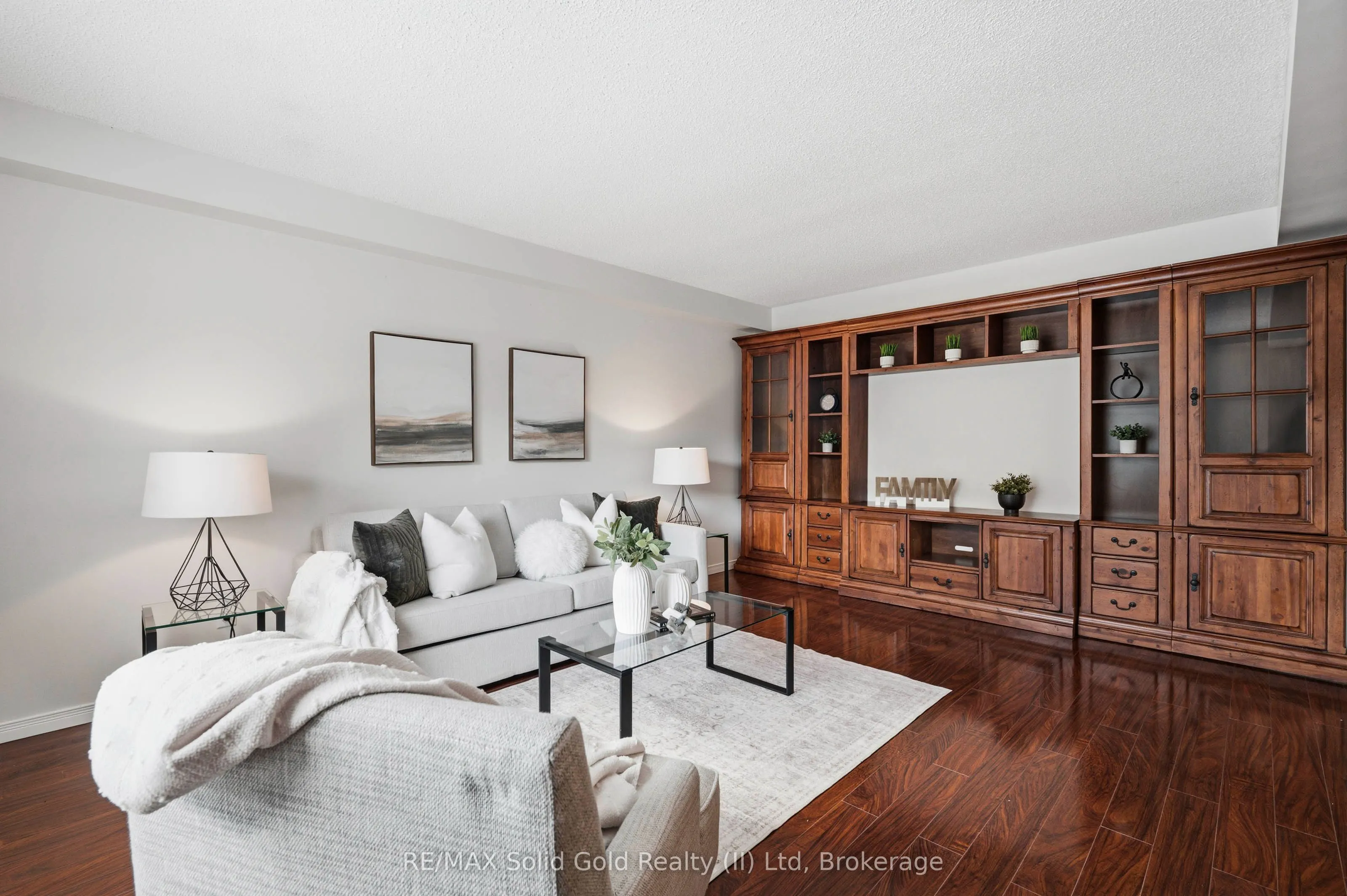 324 Beaumont Crescent