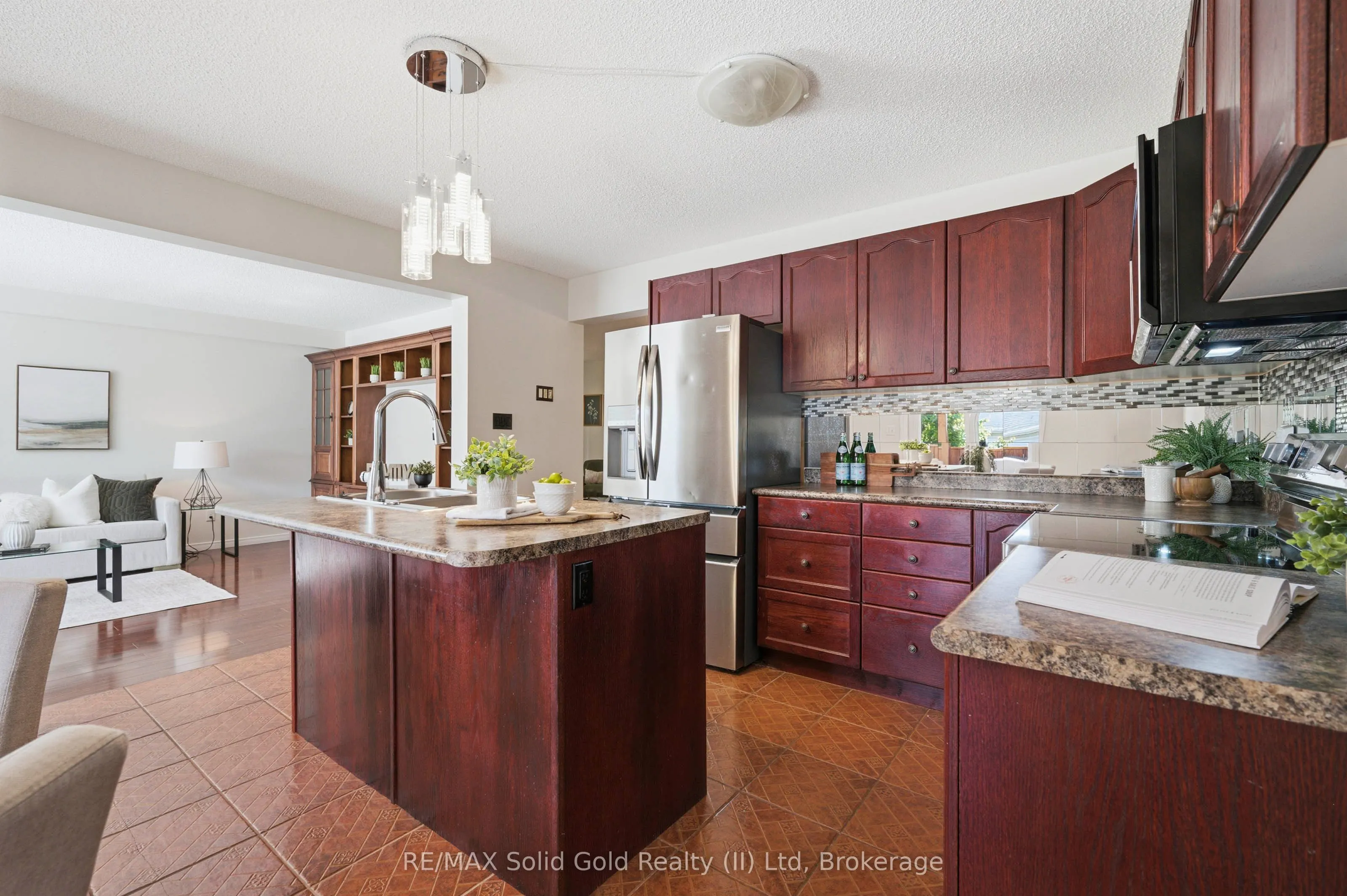 324 Beaumont Crescent