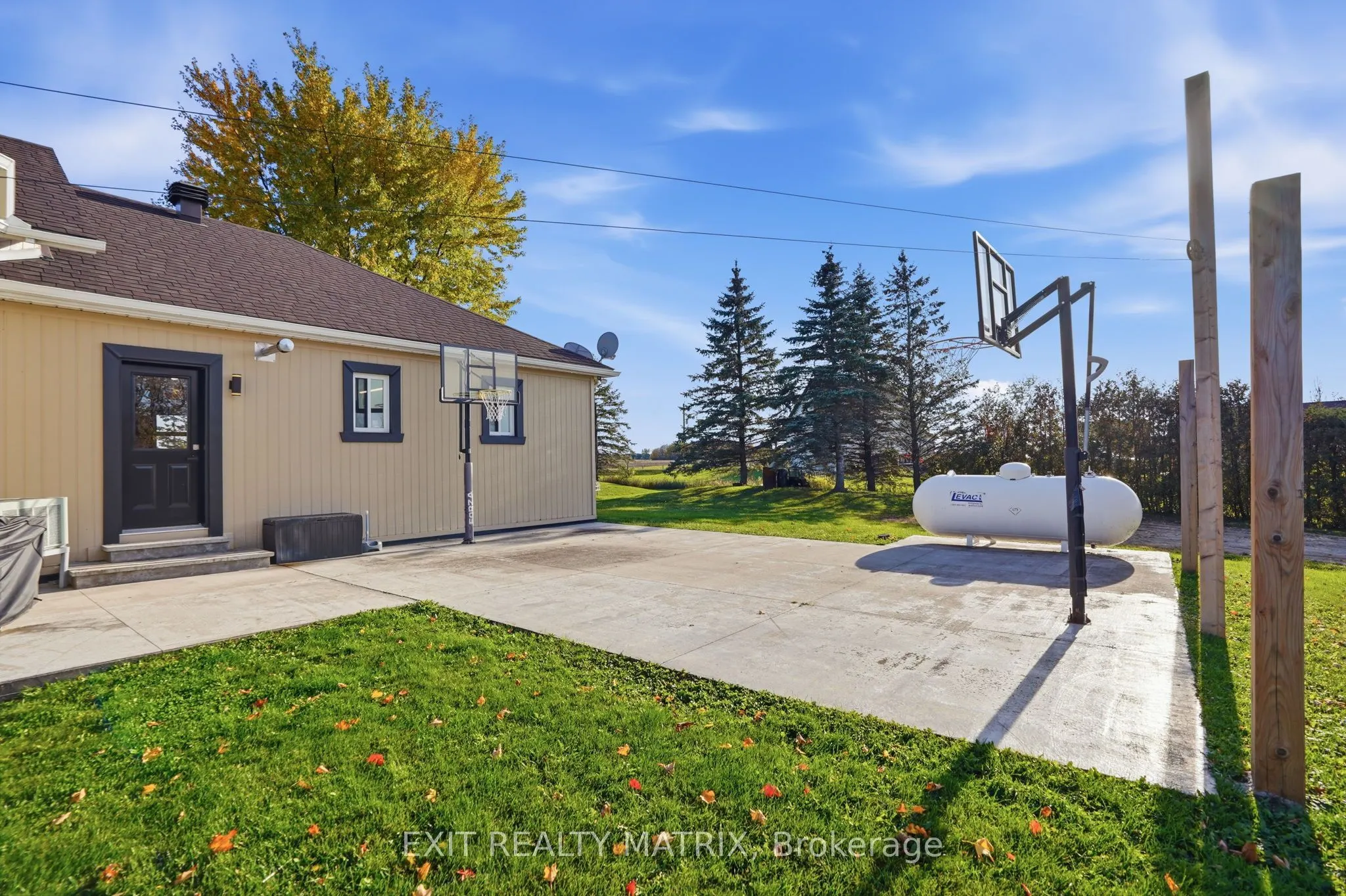1375 Concession 1 Road