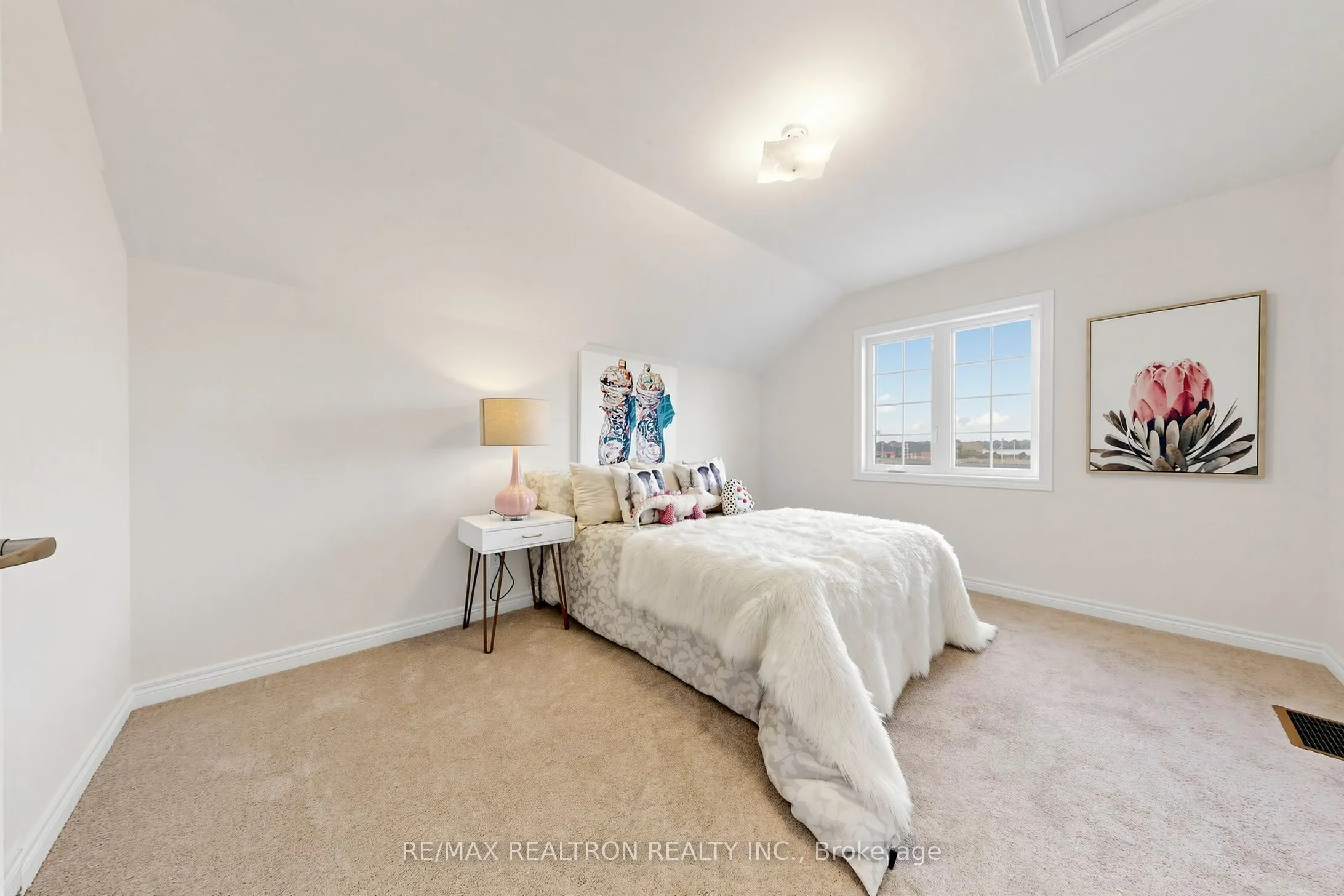 10 Cassandra Avenue