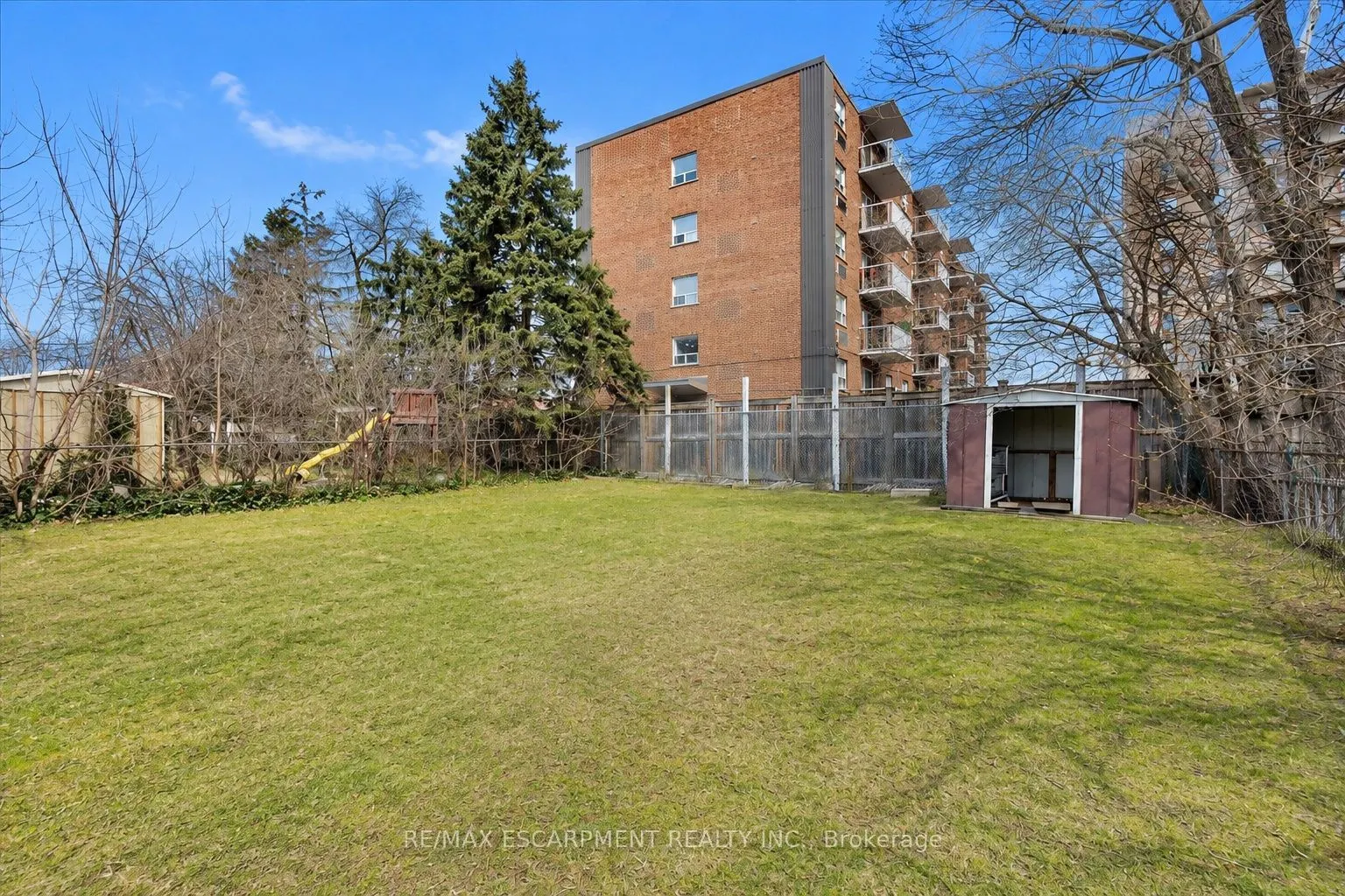 37 Lilacside Drive