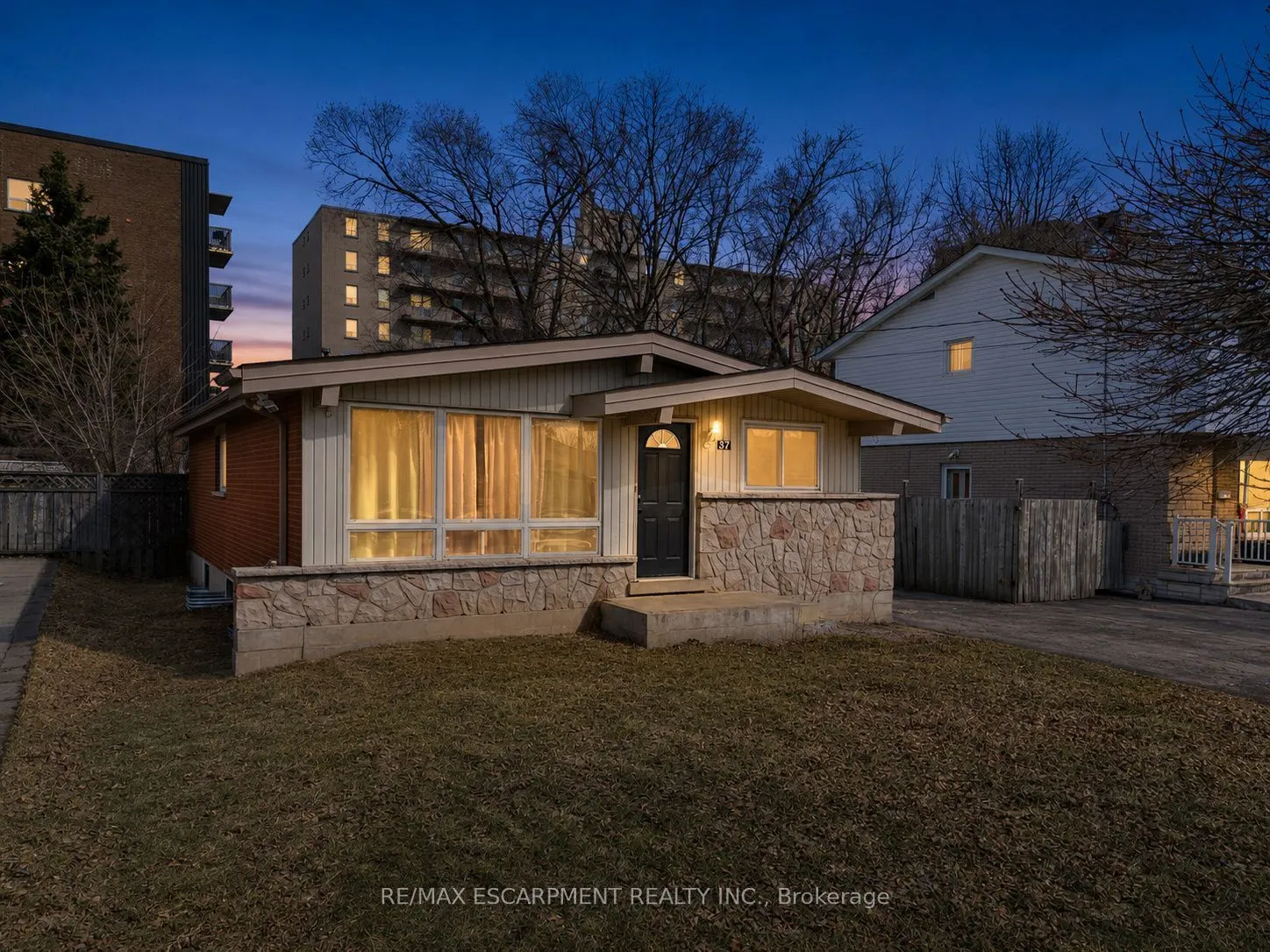 37 Lilacside Drive