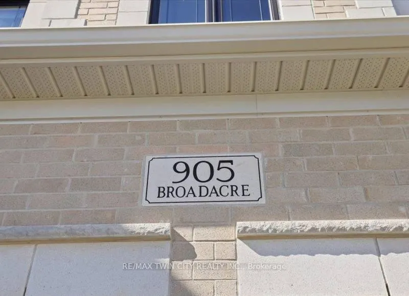 905 Broadacre Place