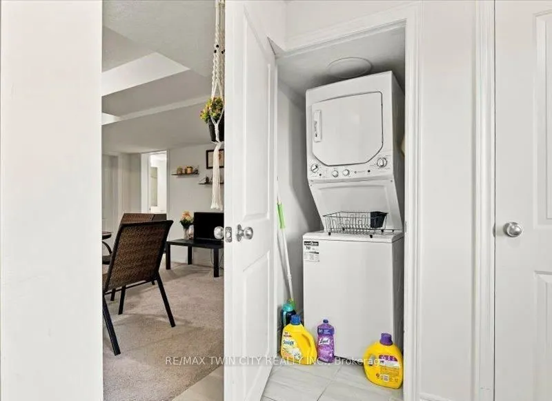 905 Broadacre Place