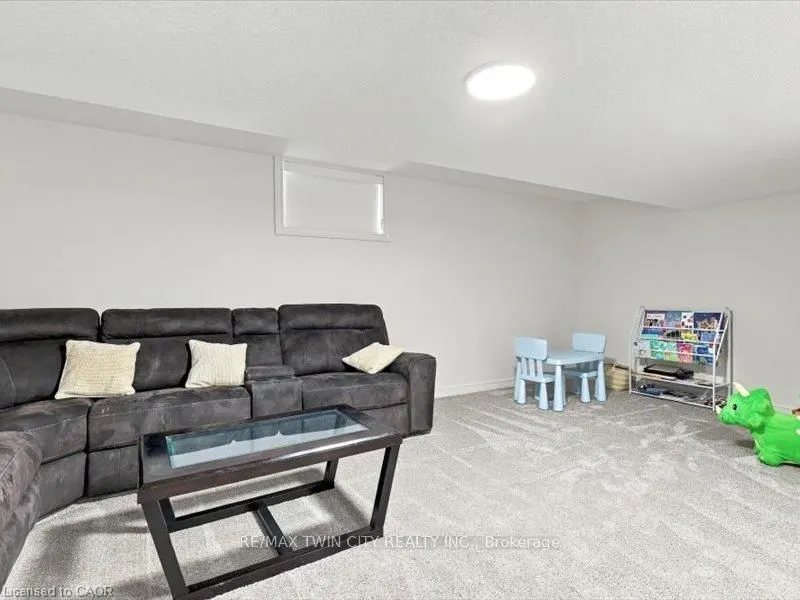 905 Broadacre Place