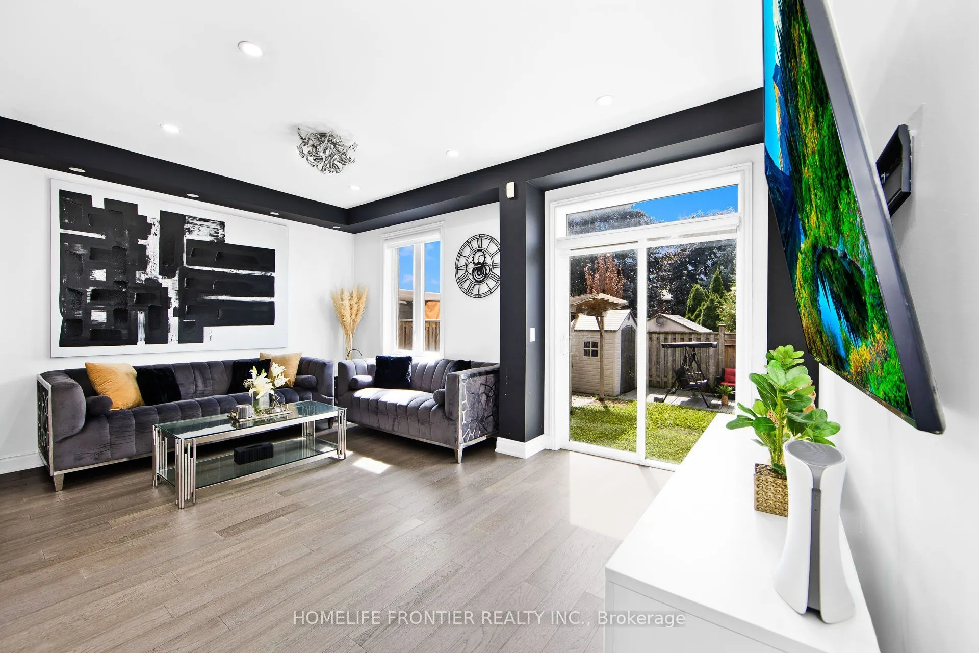112 Narbonne Crescent