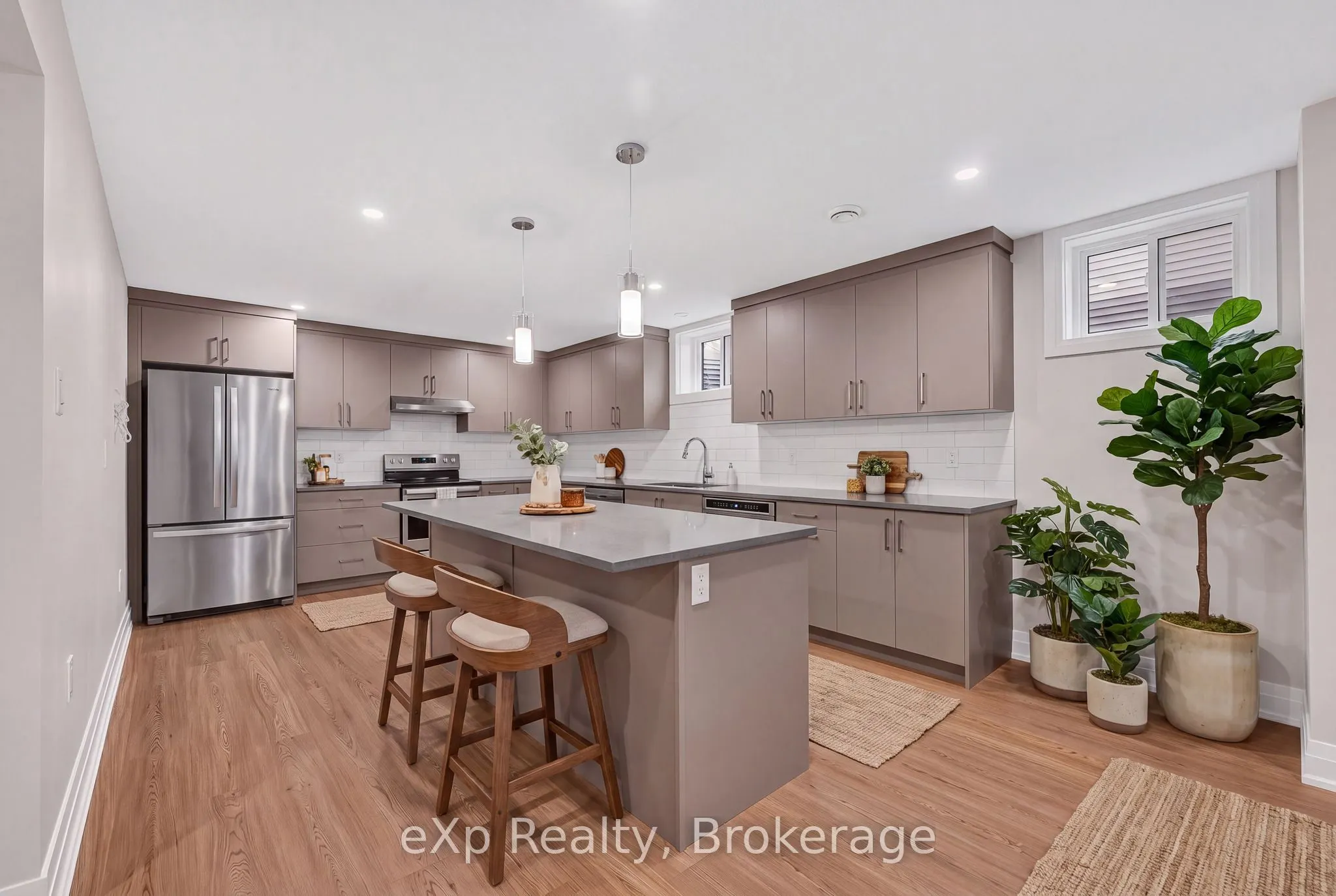 167 Margaret Street S