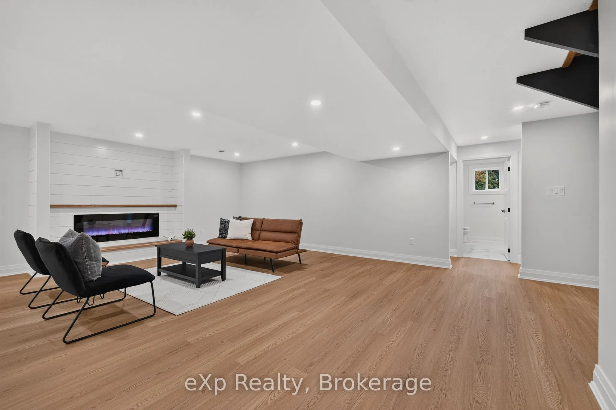 167 Margaret Street S
