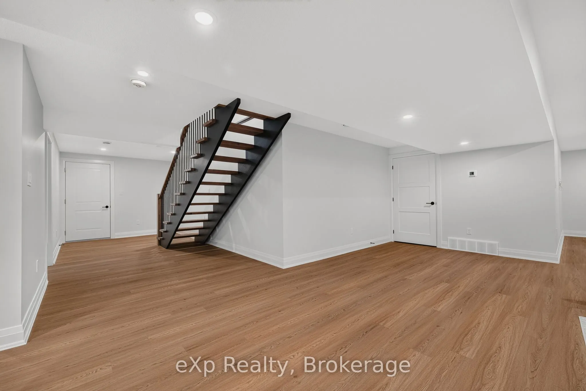 167 Margaret Street S