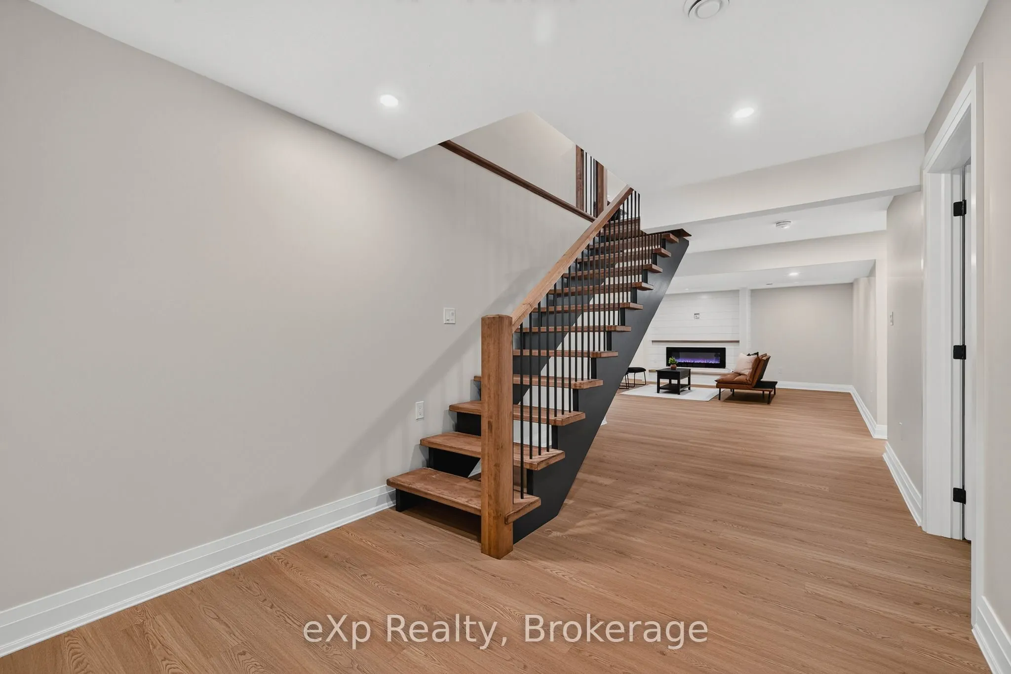 167 Margaret Street S