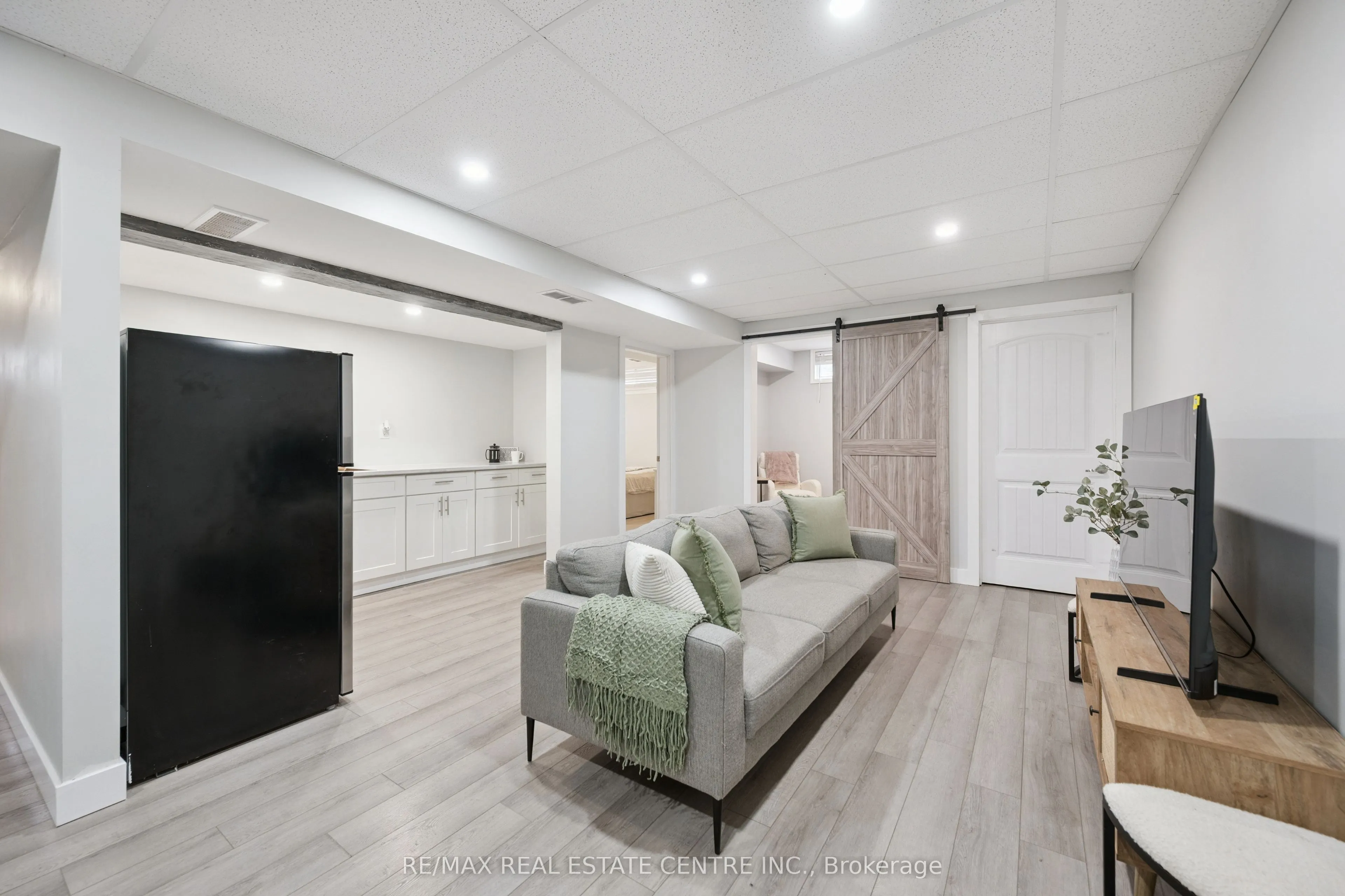 1216 Sheffield Road