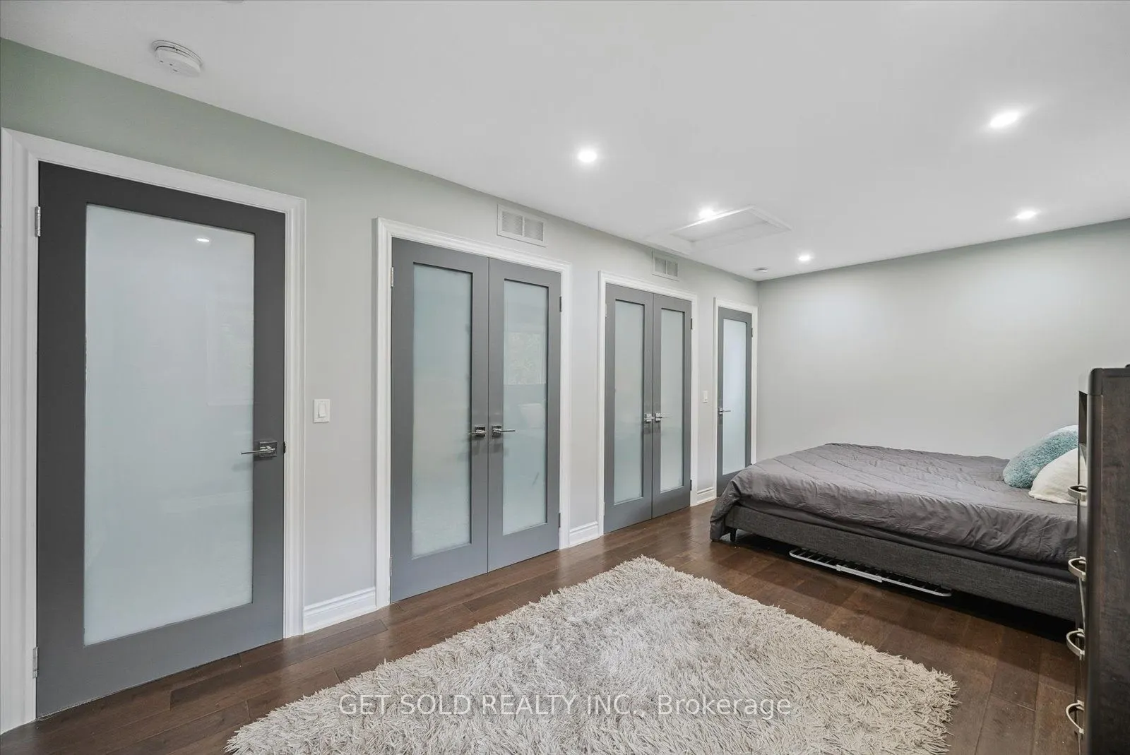 11 Fieldway Court
