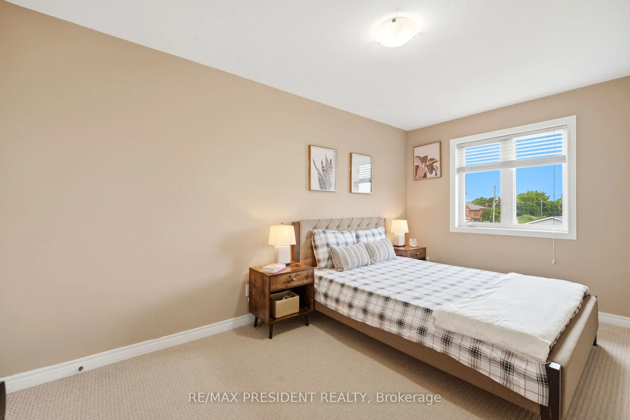 45 SEABREEZE Crescent #23