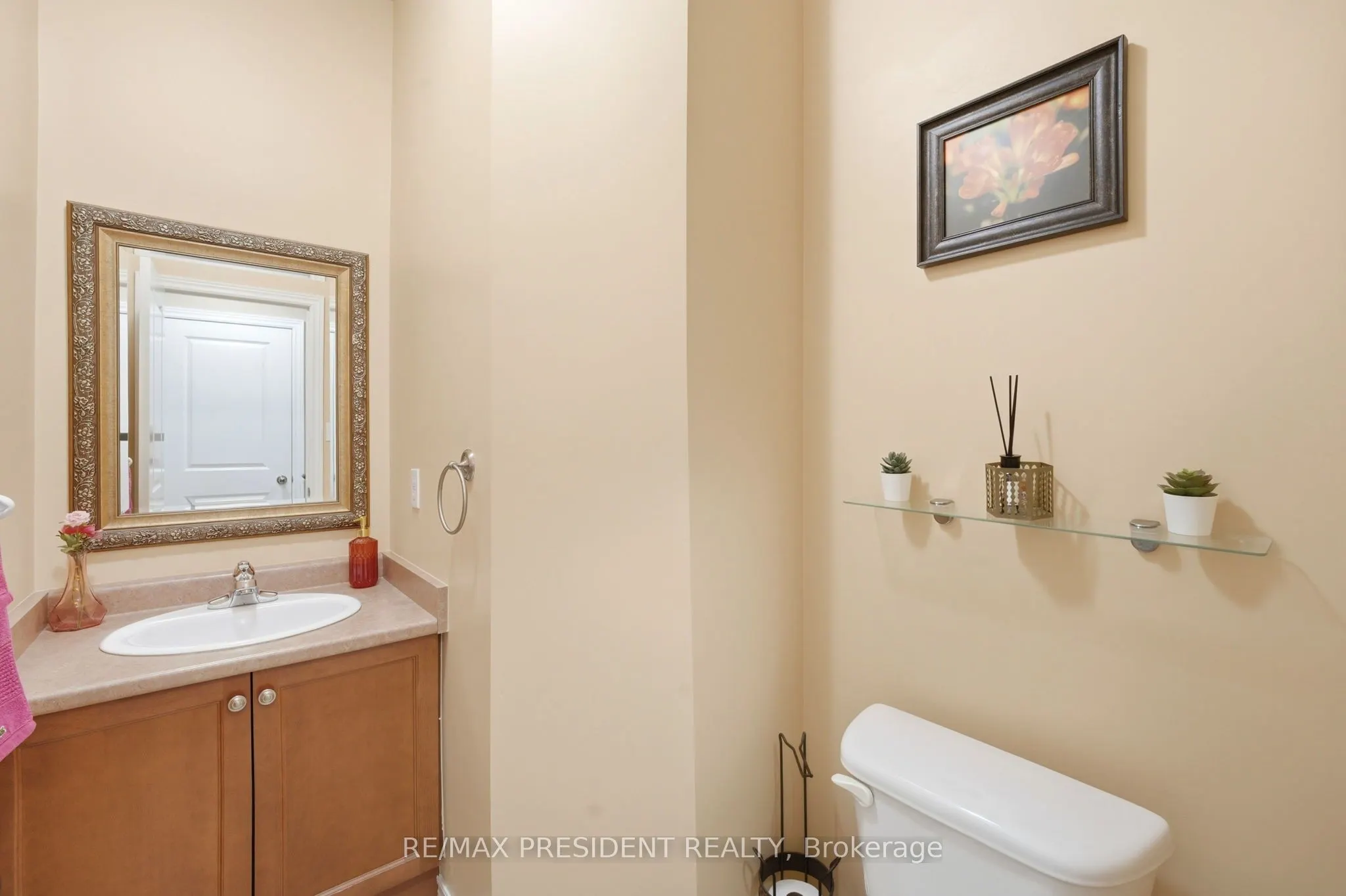 45 SEABREEZE Crescent #23