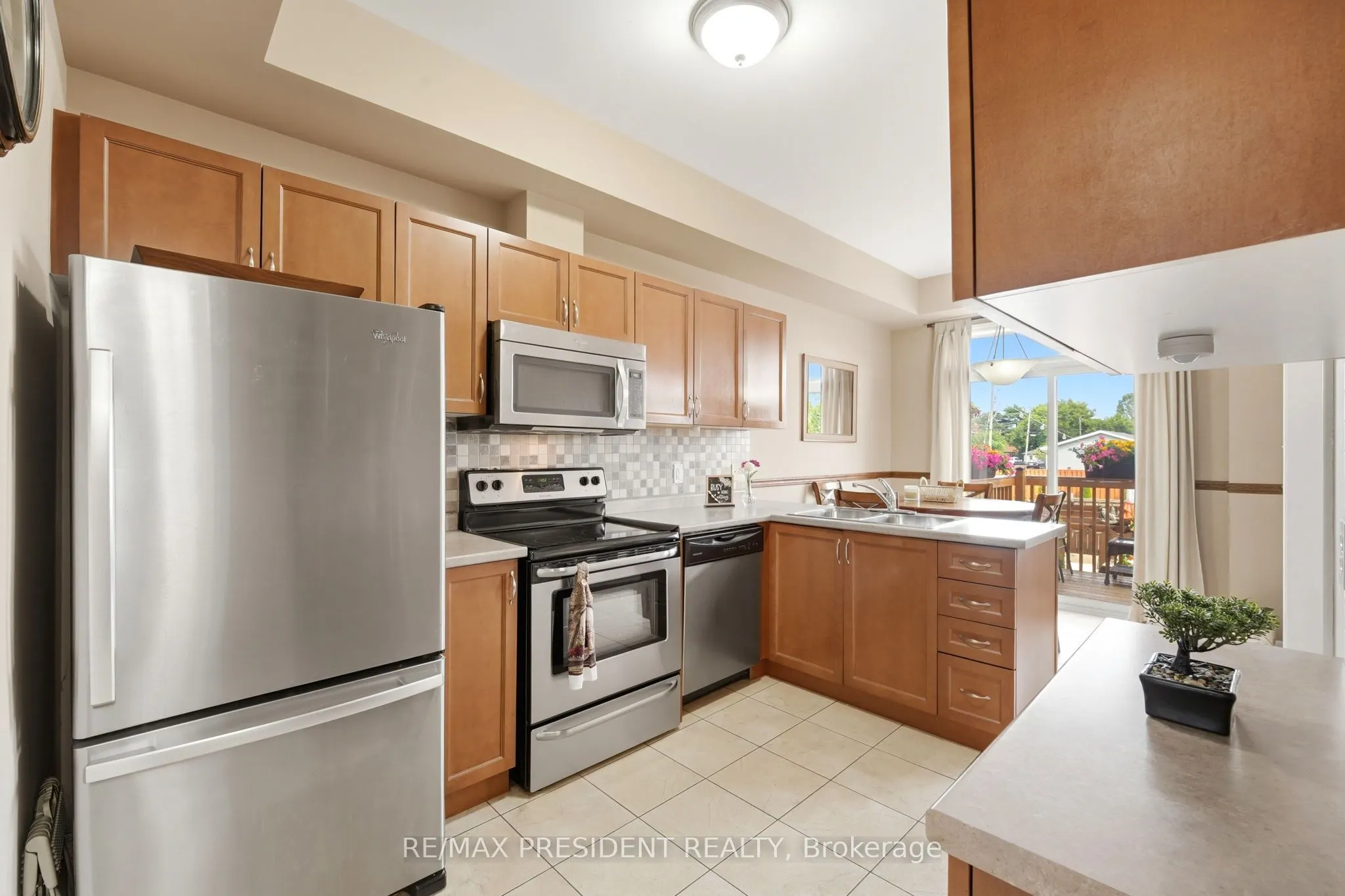 45 SEABREEZE Crescent #23