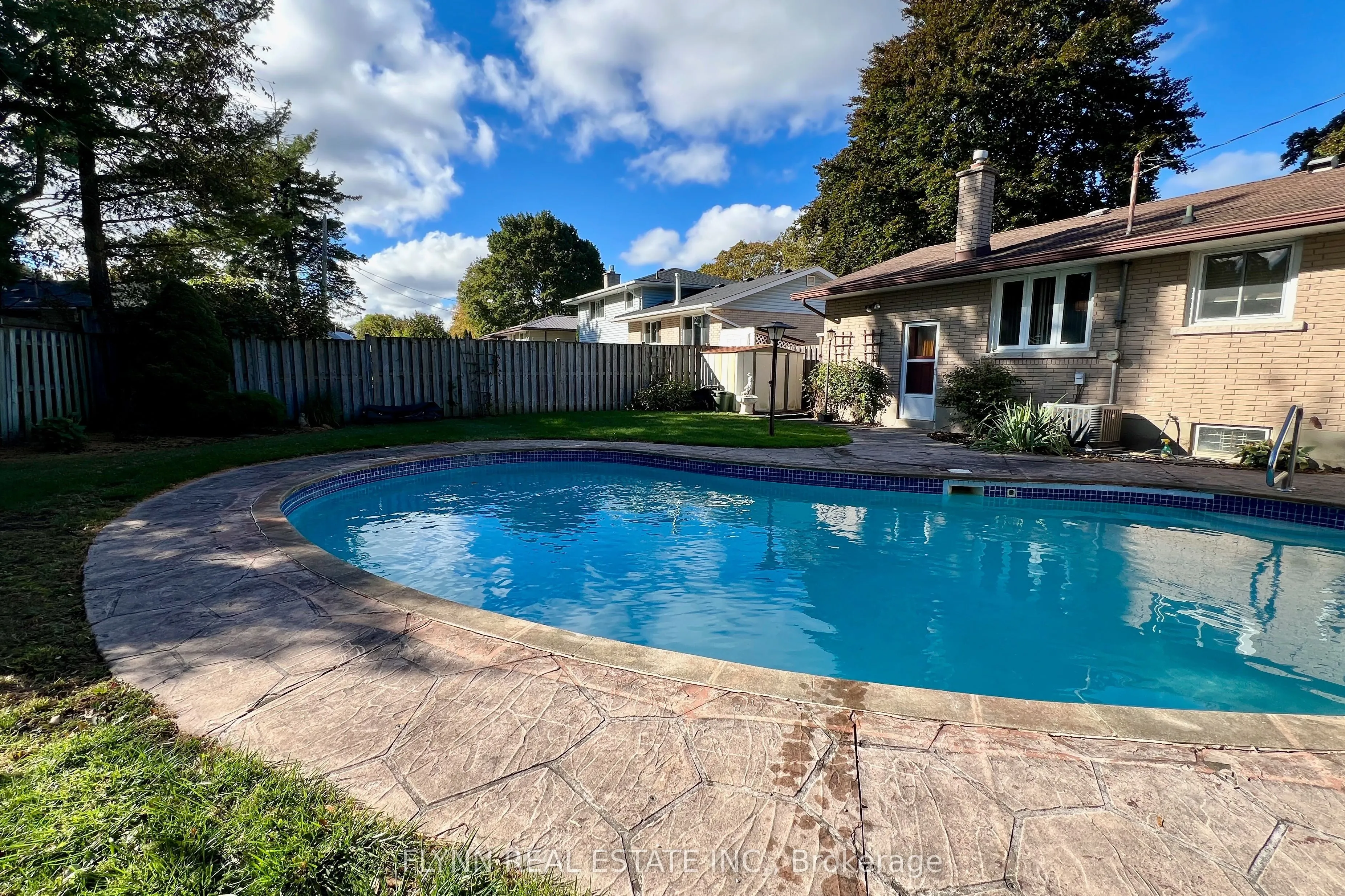 70 Richelieu Drive