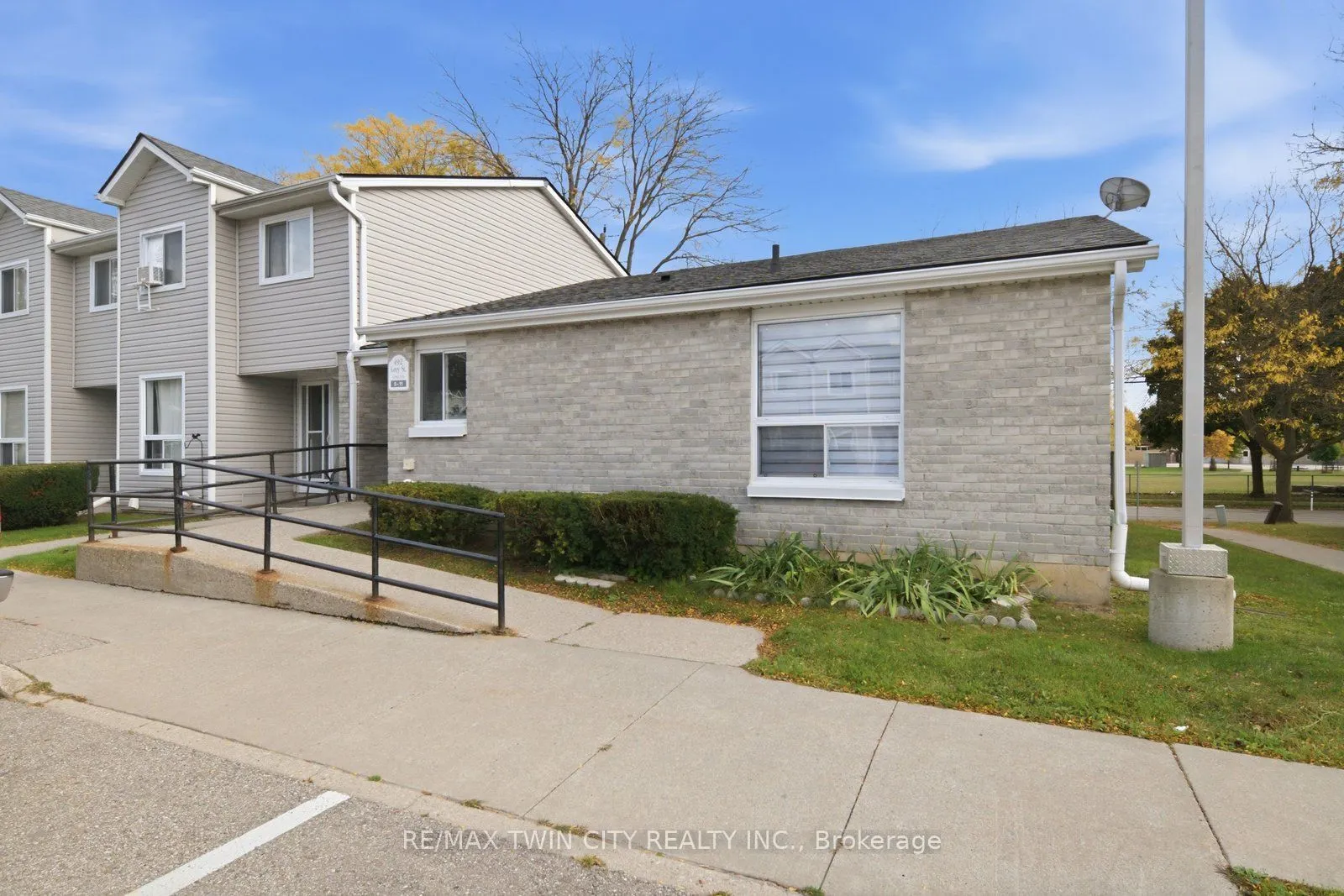 492 Grey Street #5