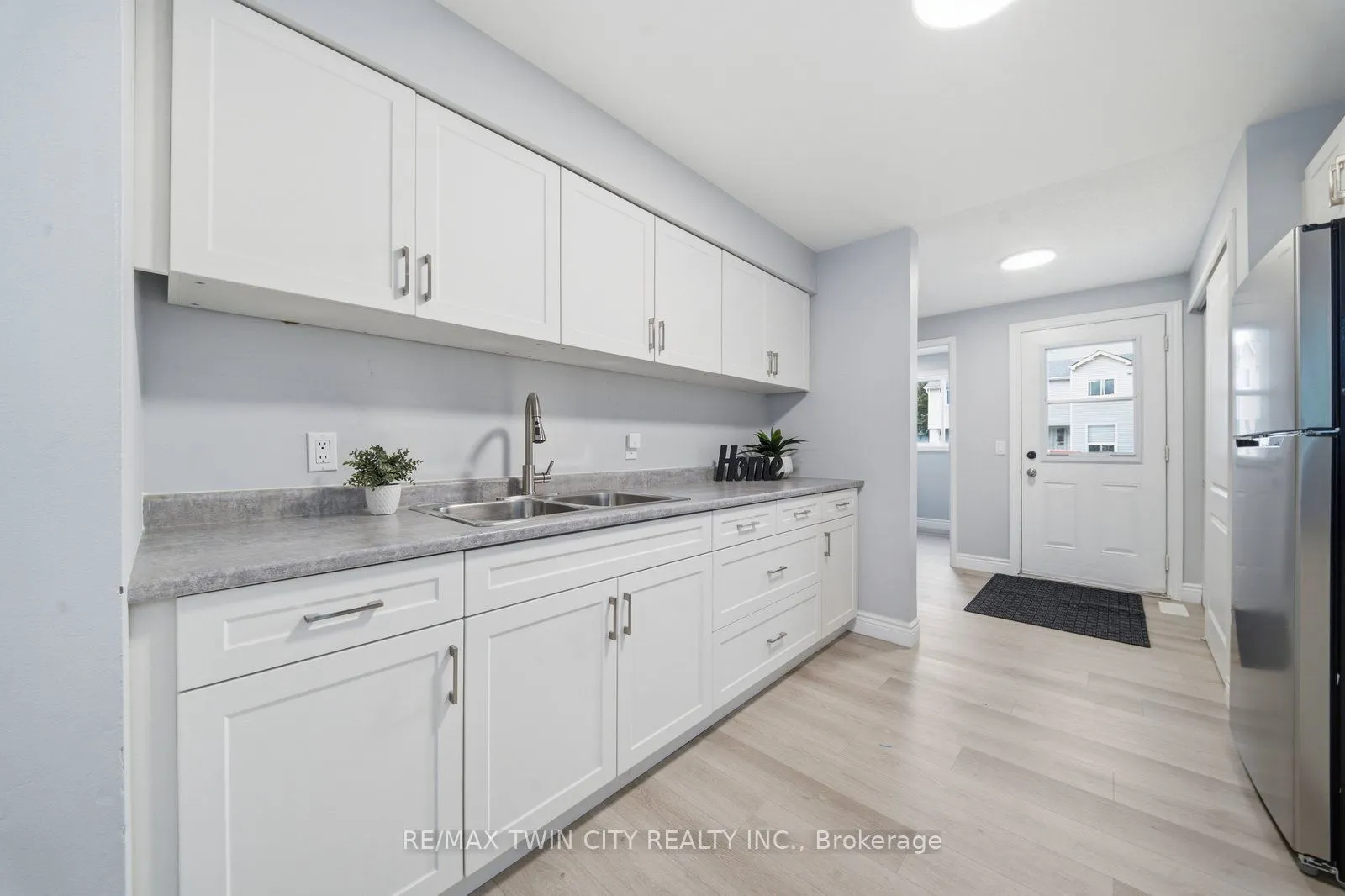 492 Grey Street #5