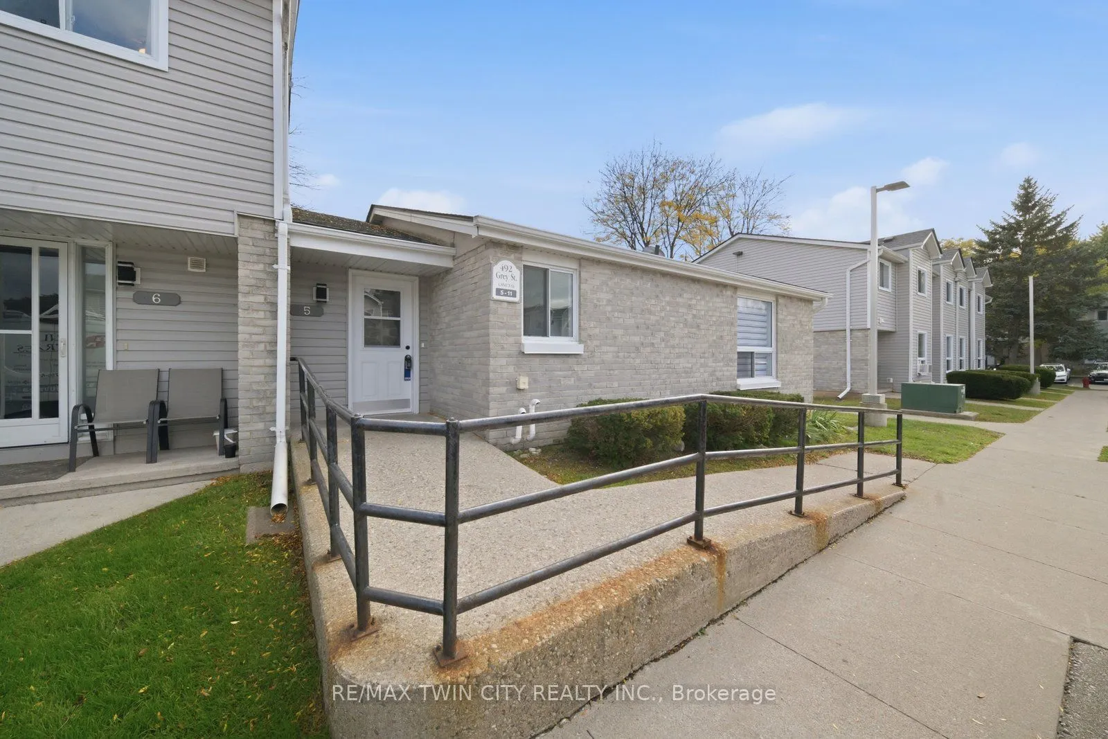 492 Grey Street #5