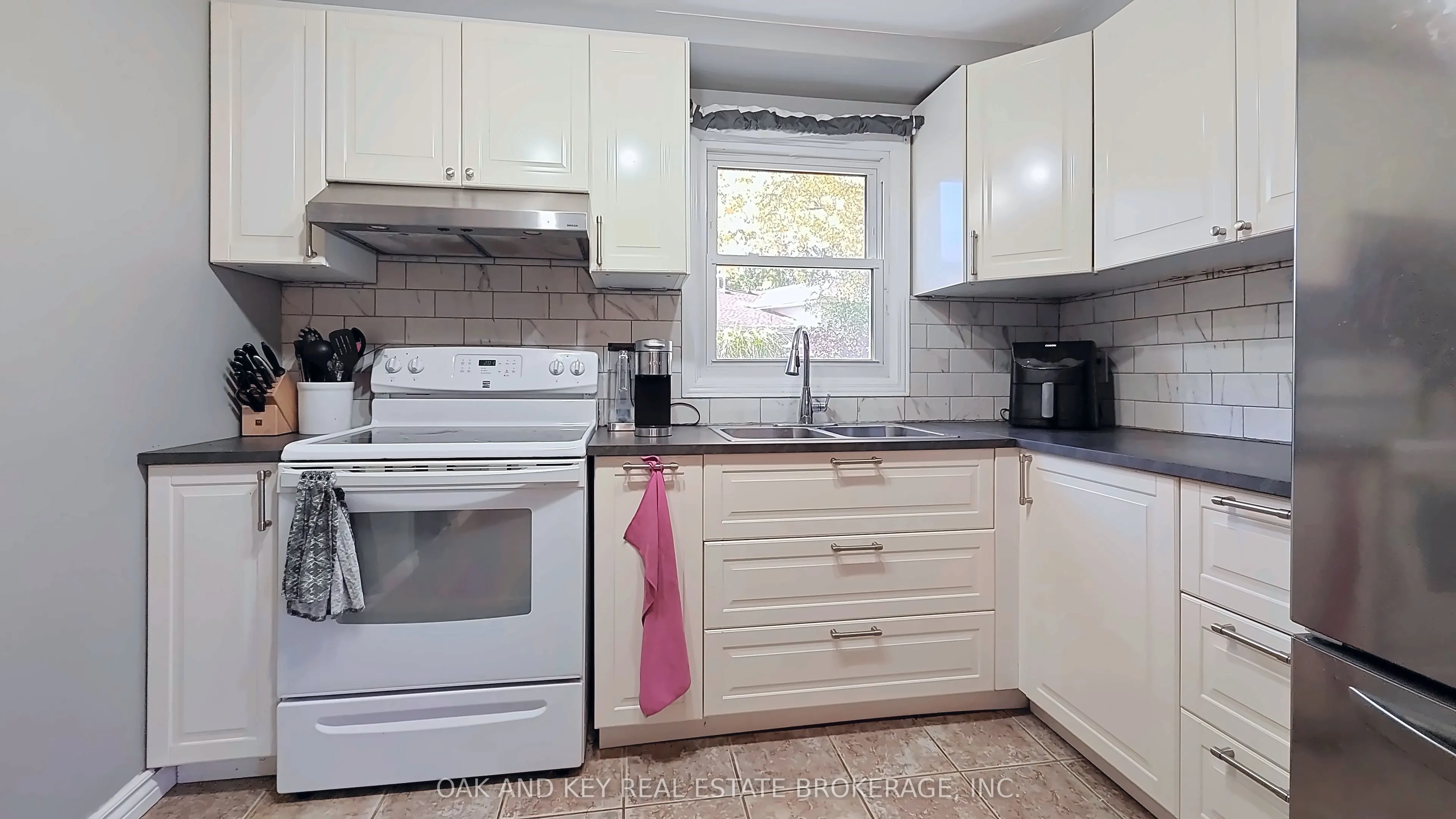 25 Timberlane Crescent