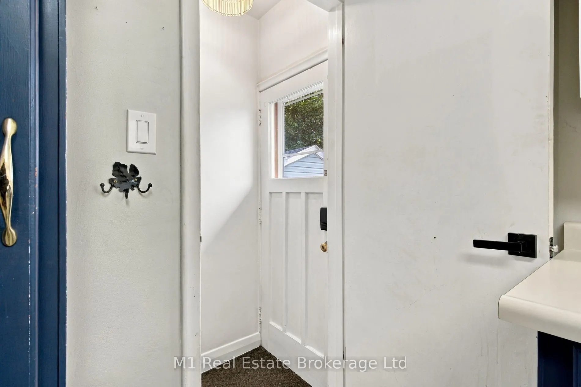 327 Metcalfe Street